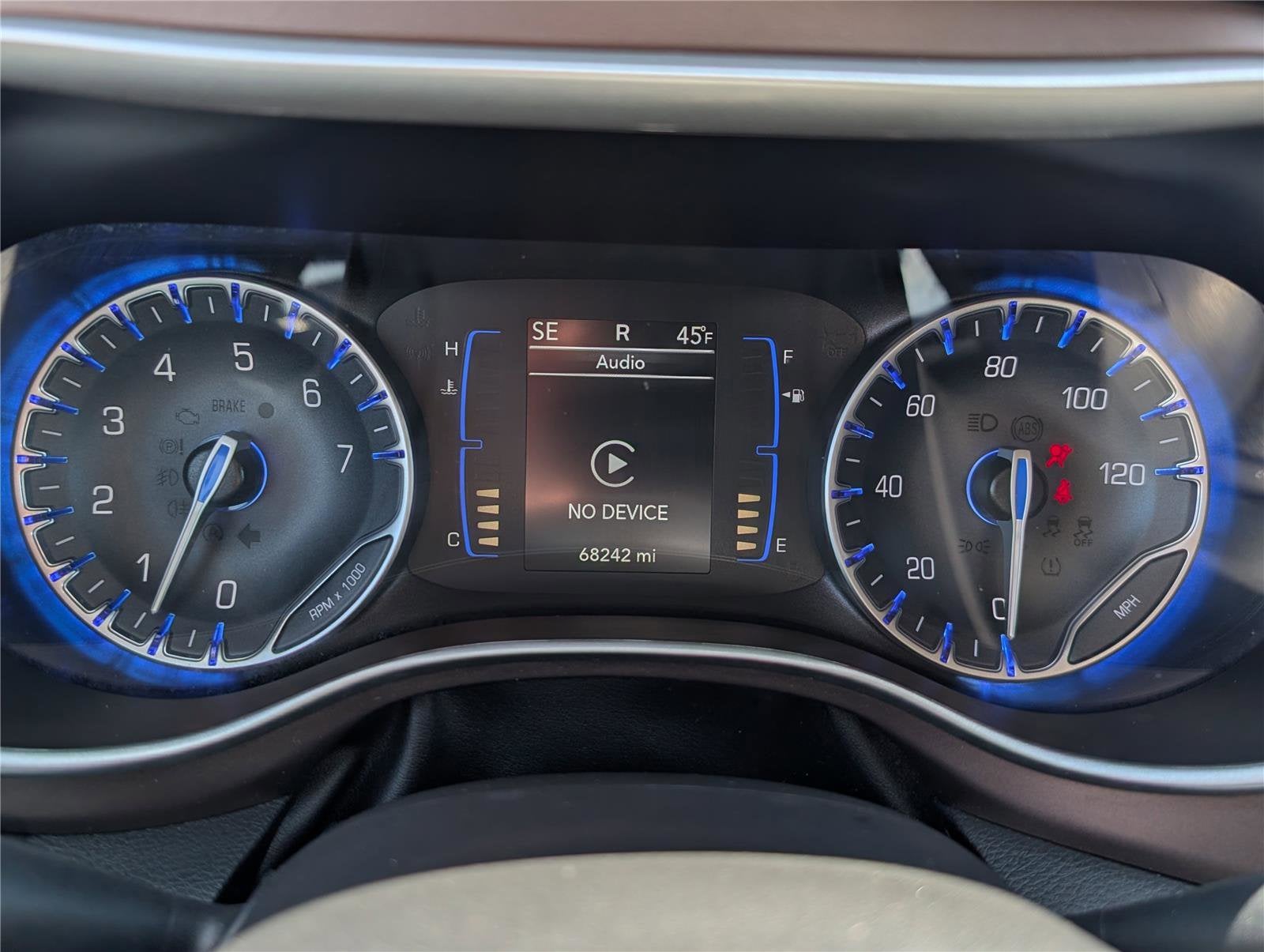 2023 Chrysler Voyager LX