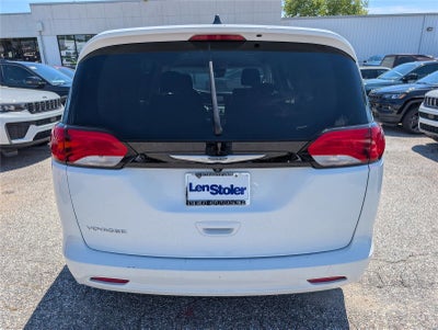 2023 Chrysler Voyager LX