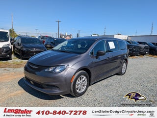 2023 Chrysler Voyager LX