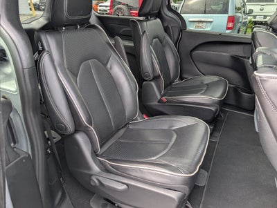 2023 Chrysler Pacifica Hybrid Limited