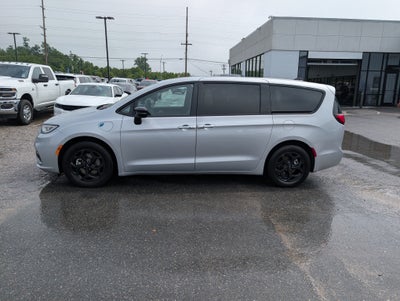 2023 Chrysler Pacifica Hybrid Limited