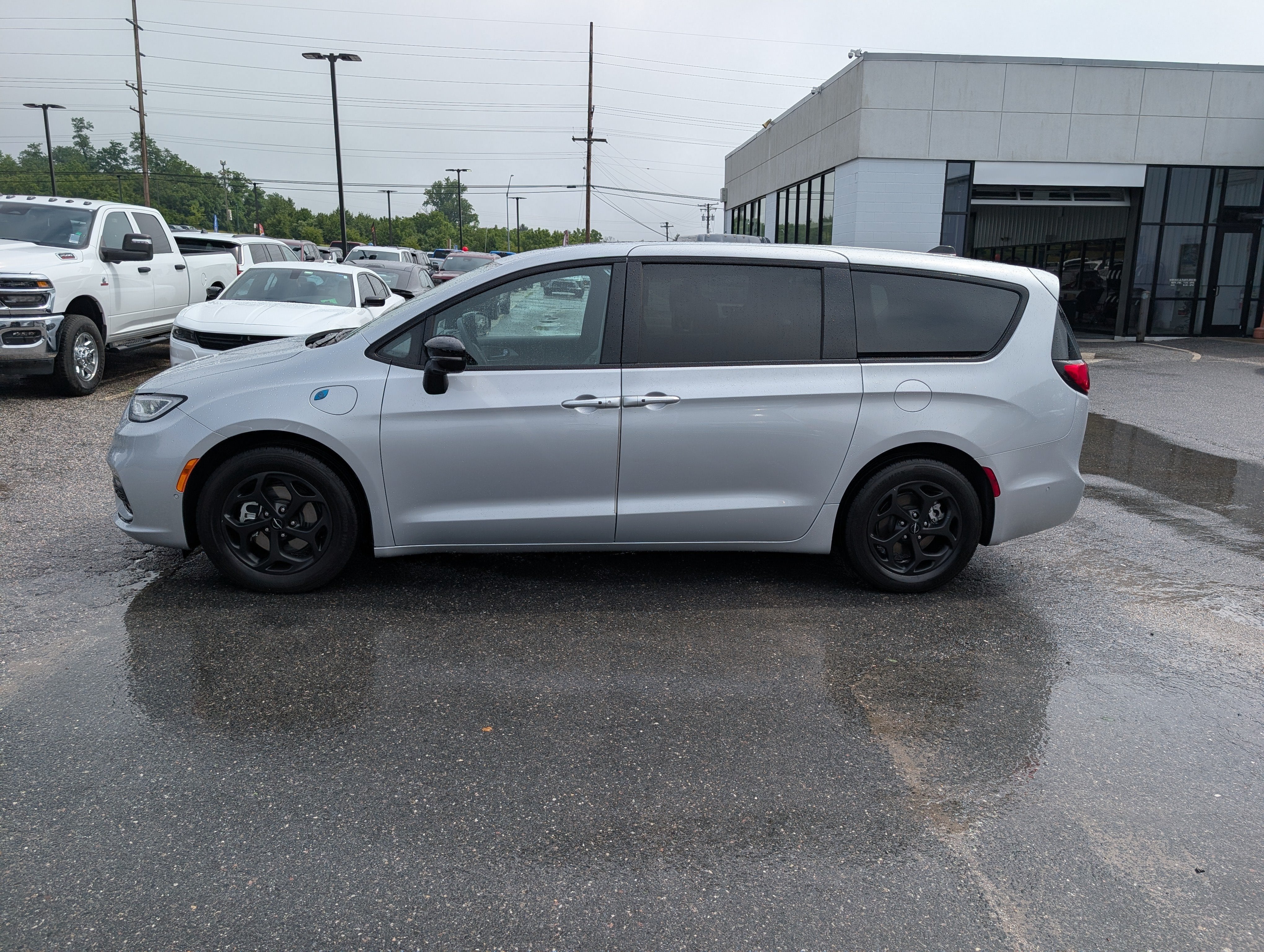 2023 Chrysler Pacifica Hybrid Limited
