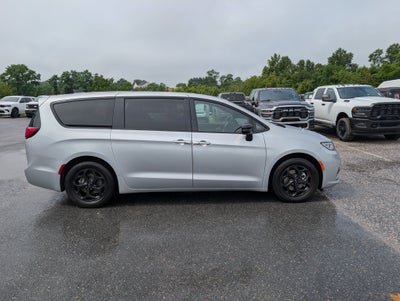2023 Chrysler Pacifica Hybrid Limited