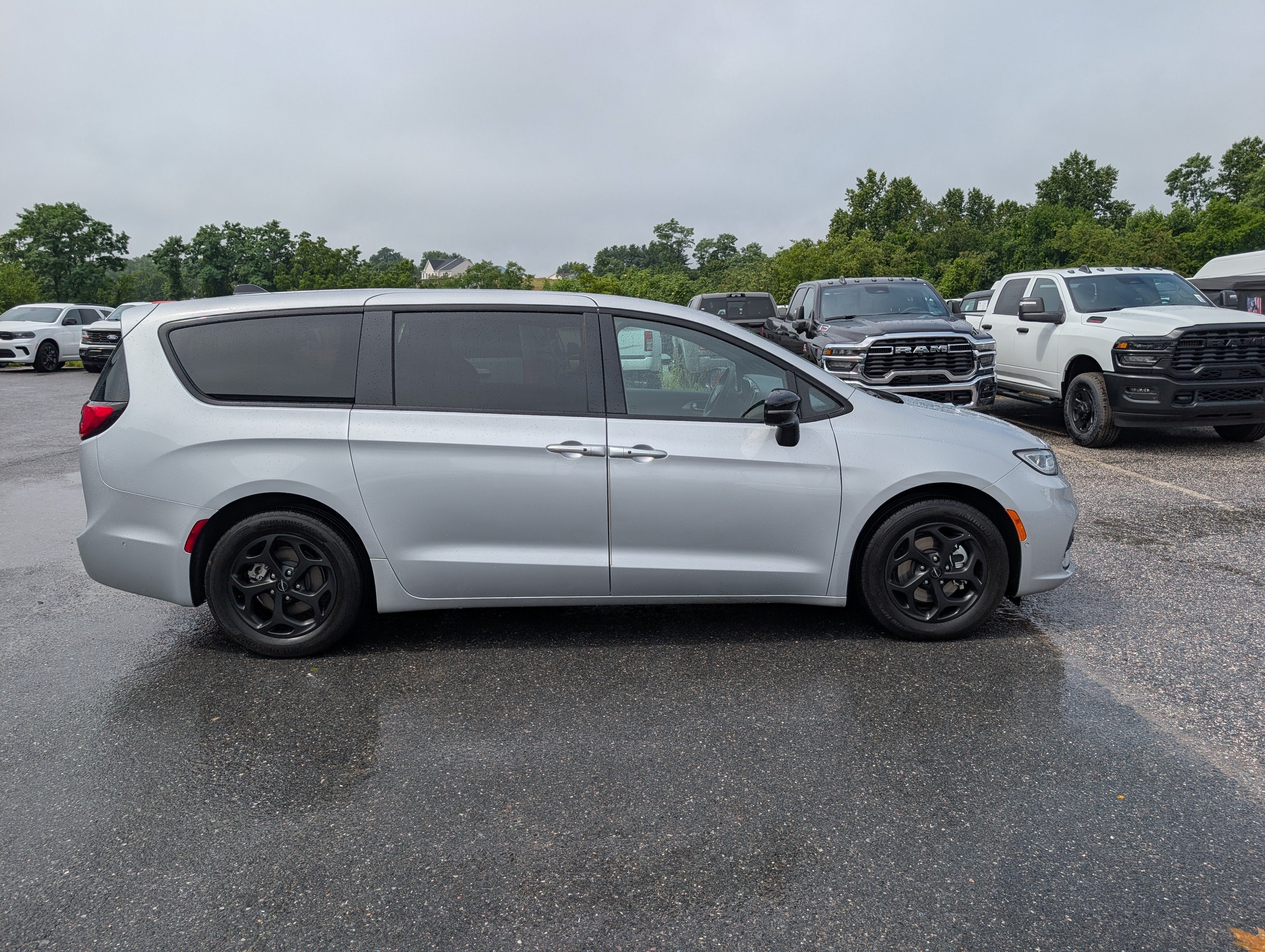2023 Chrysler Pacifica Hybrid Limited