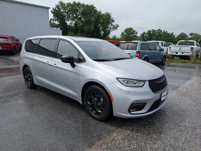 2023 Chrysler Pacifica Hybrid Limited