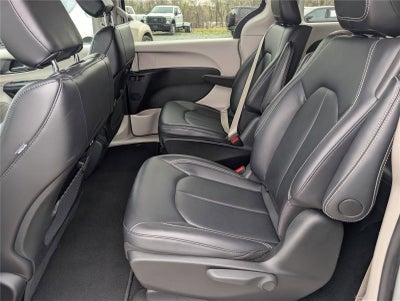 2024 Chrysler Pacifica Hybrid Select