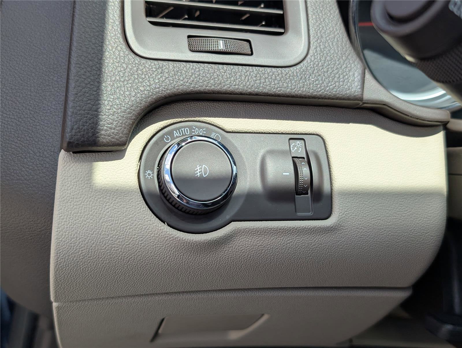 2012 Buick Regal Premium 2