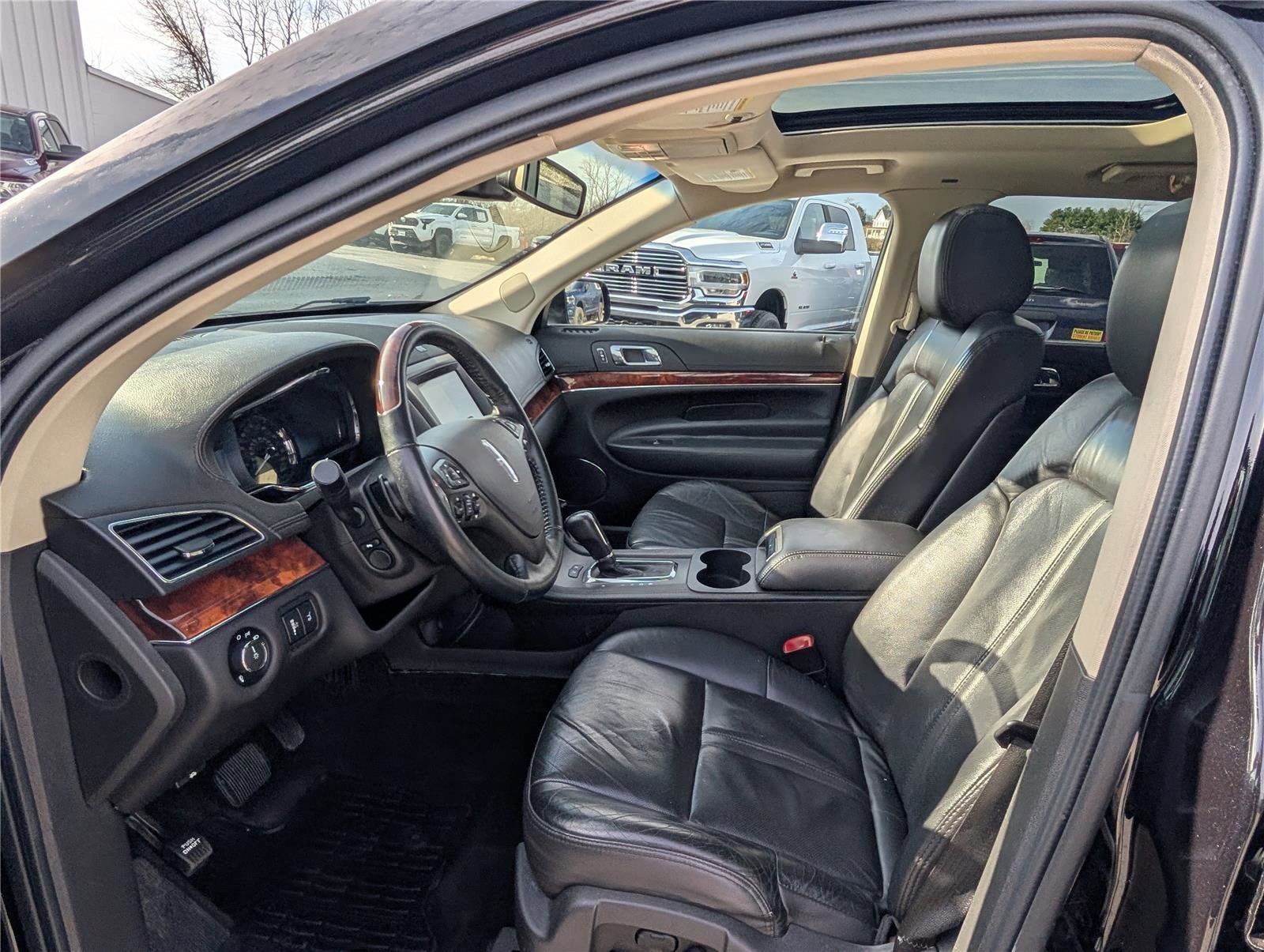 2019 Lincoln MKT Reserve