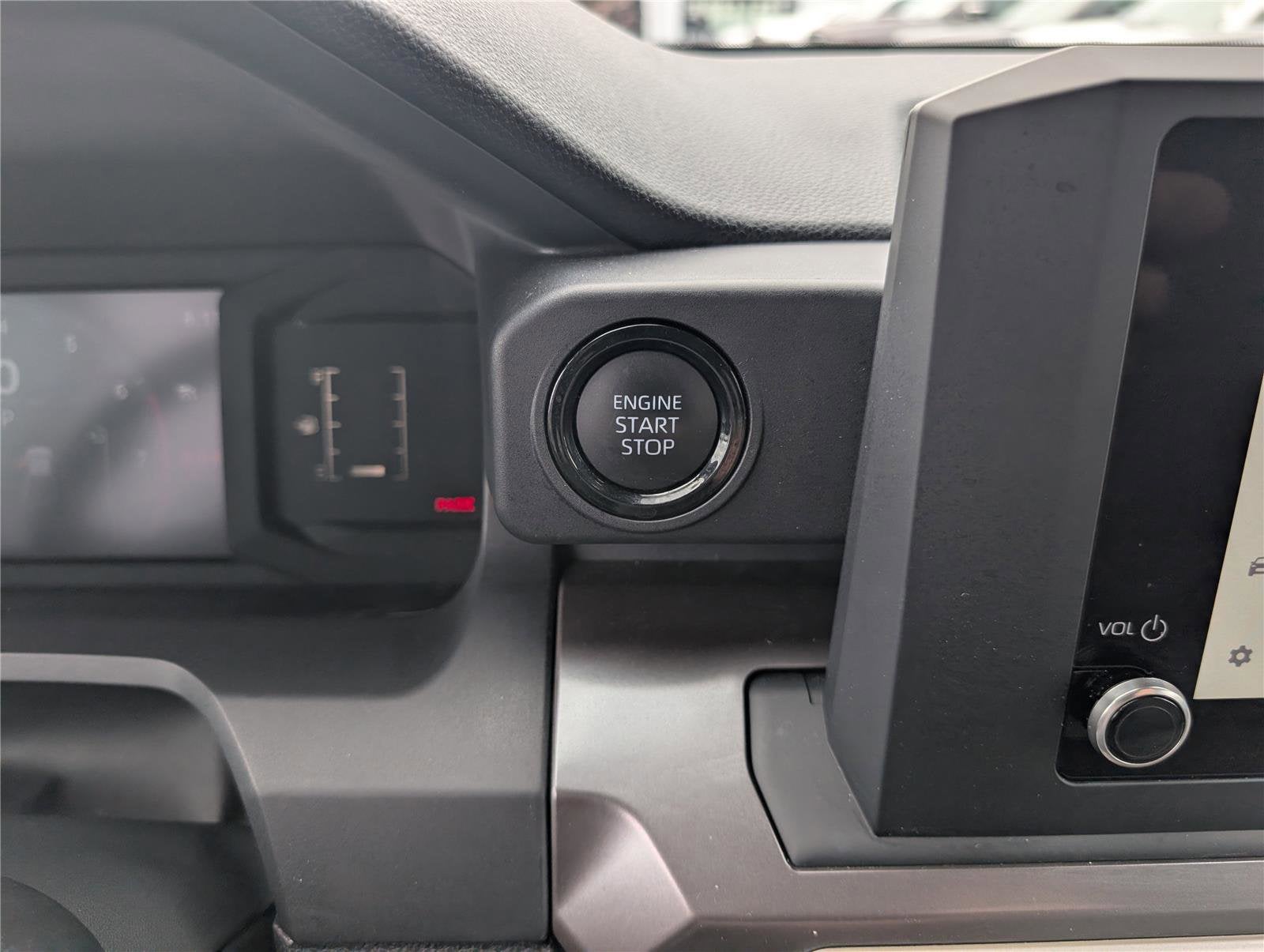 2025 Toyota Tacoma 4WD SR5