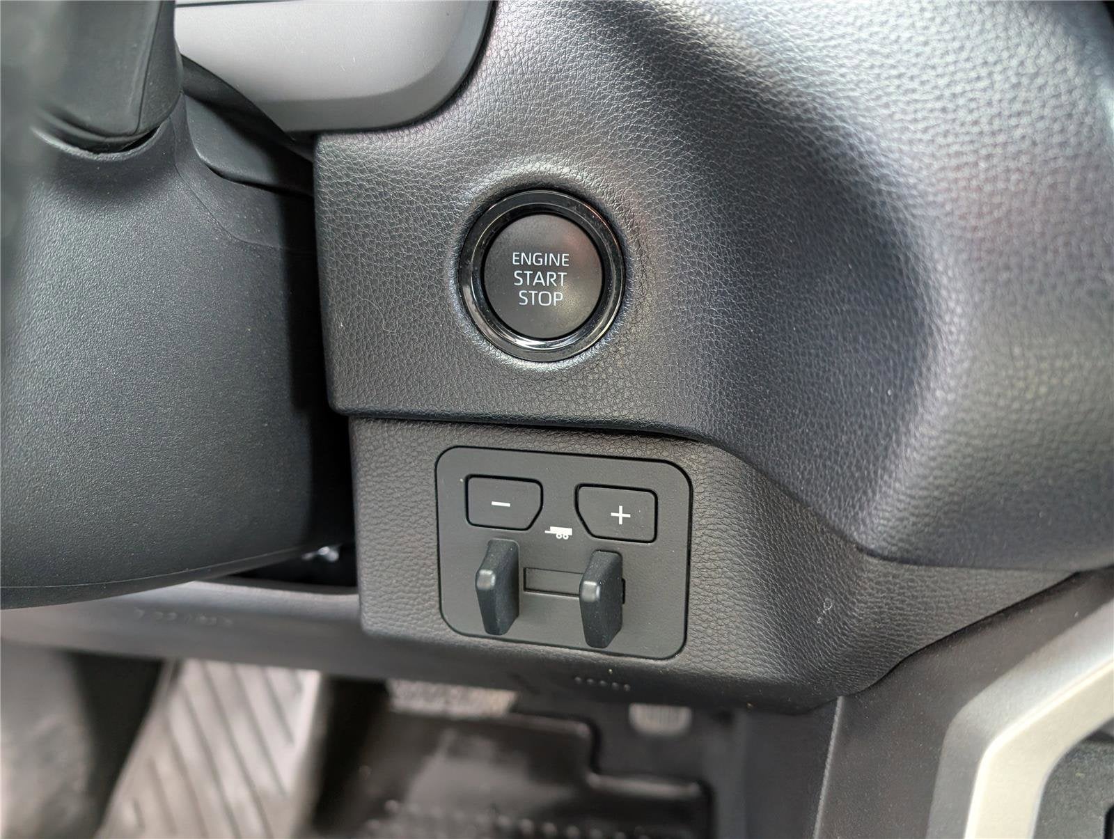 2025 Toyota Tundra 4WD SR