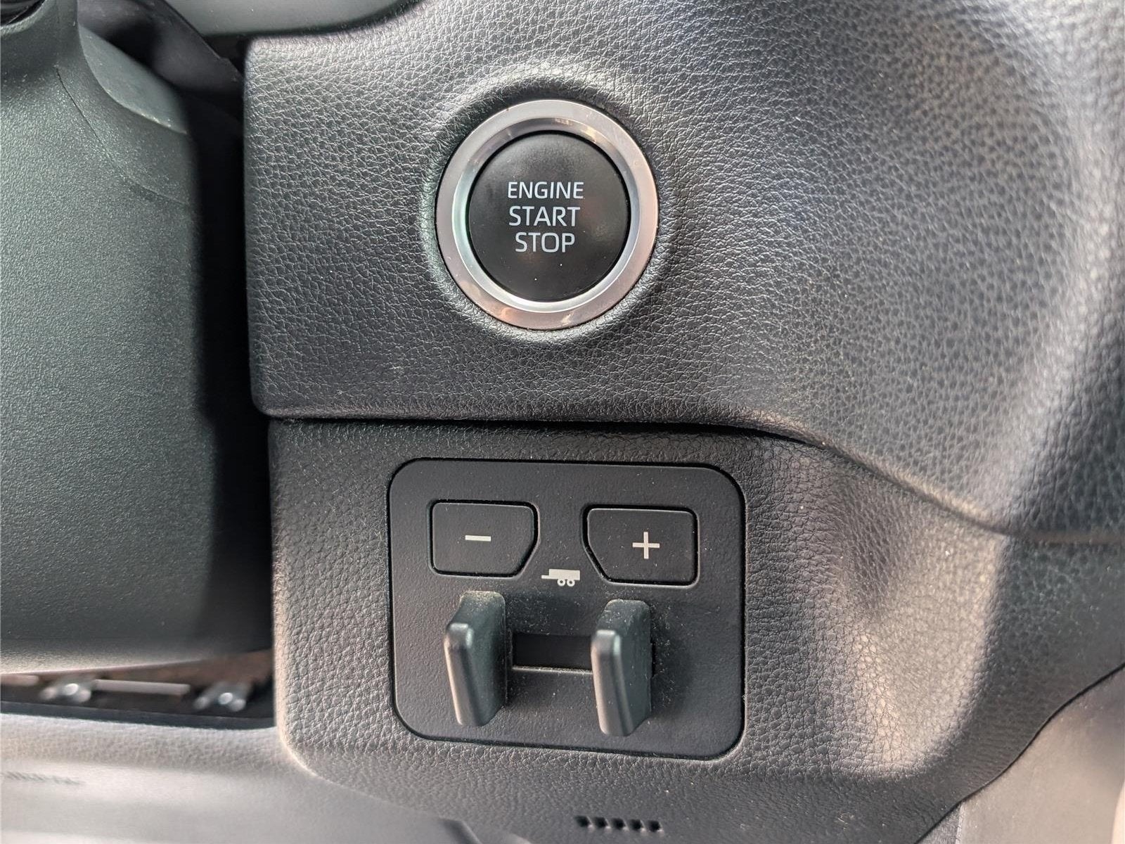 2022 Toyota Tundra 4WD SR5