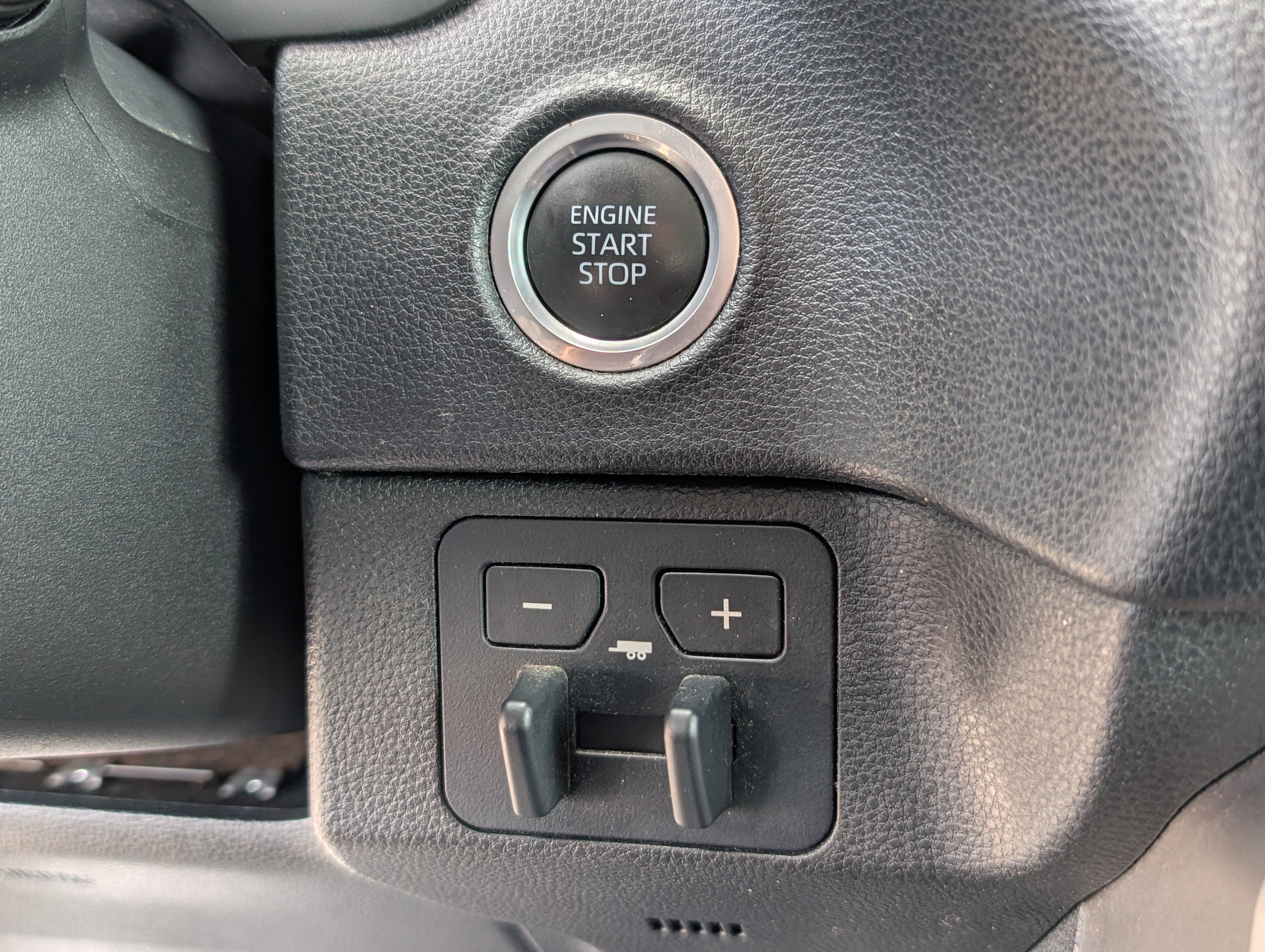2022 Toyota Tundra 4WD SR5