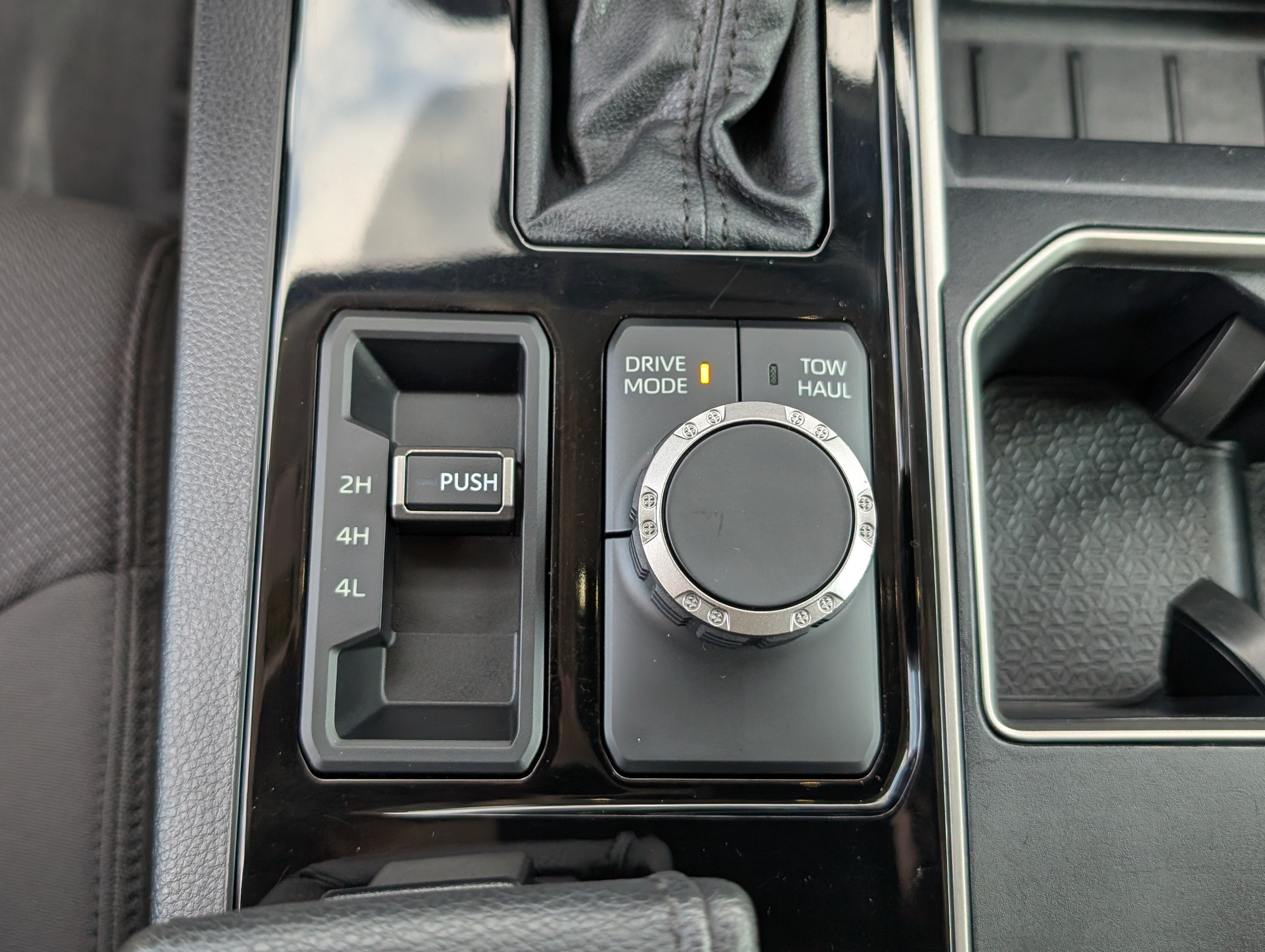 2022 Toyota Tundra 4WD SR5