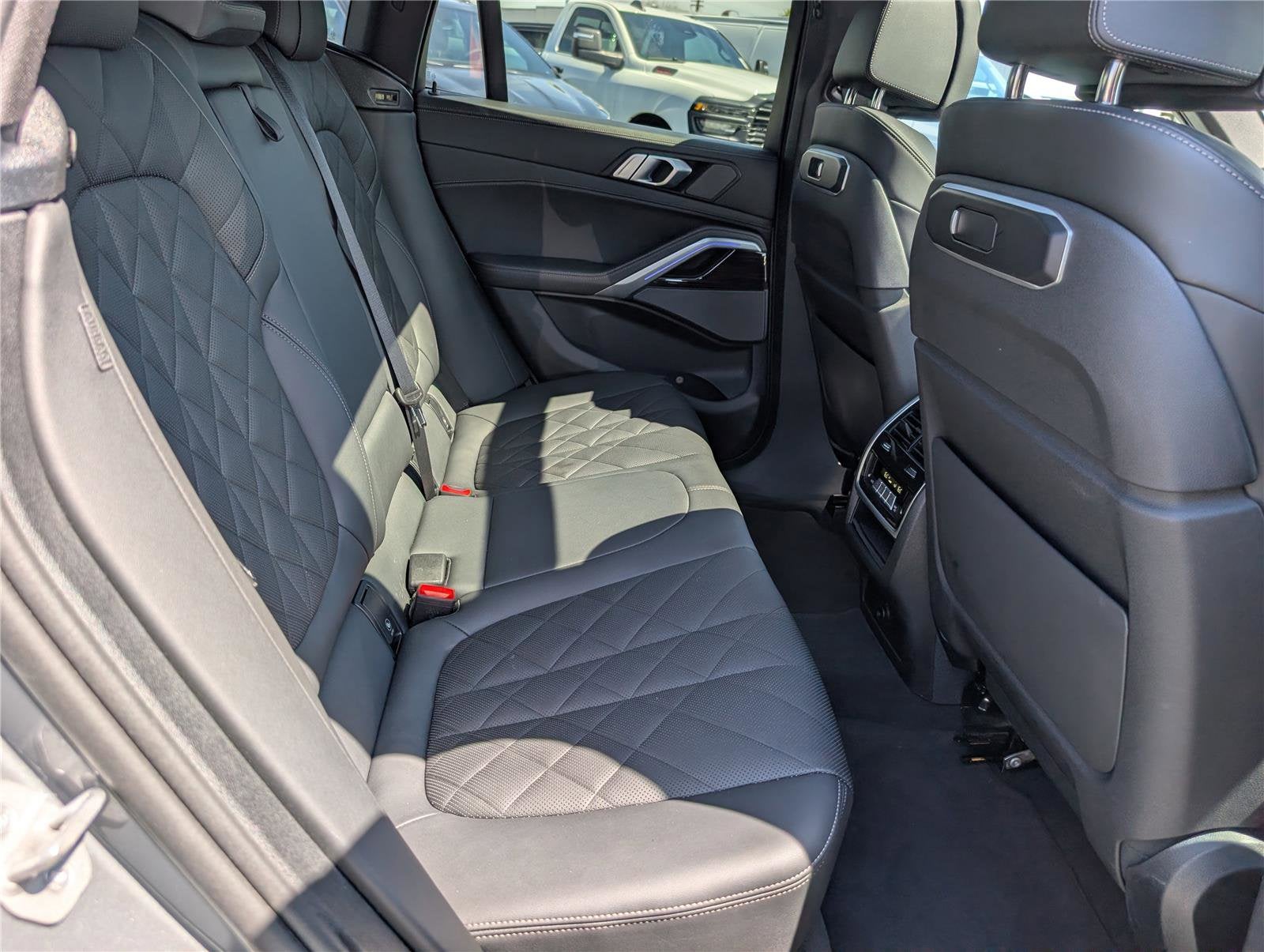 2024 BMW X6 xDrive40i