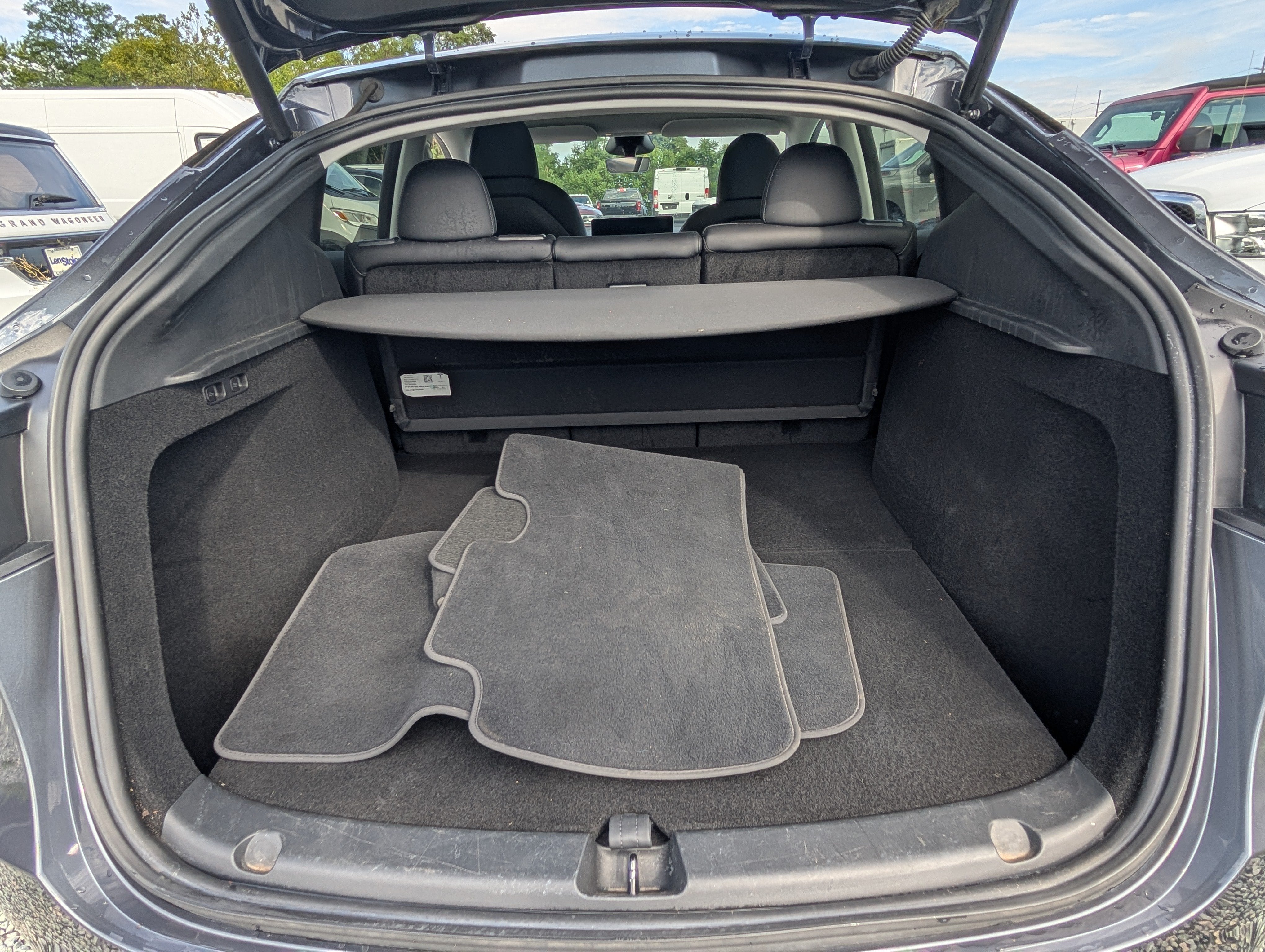 2023 Tesla Model Y Base
