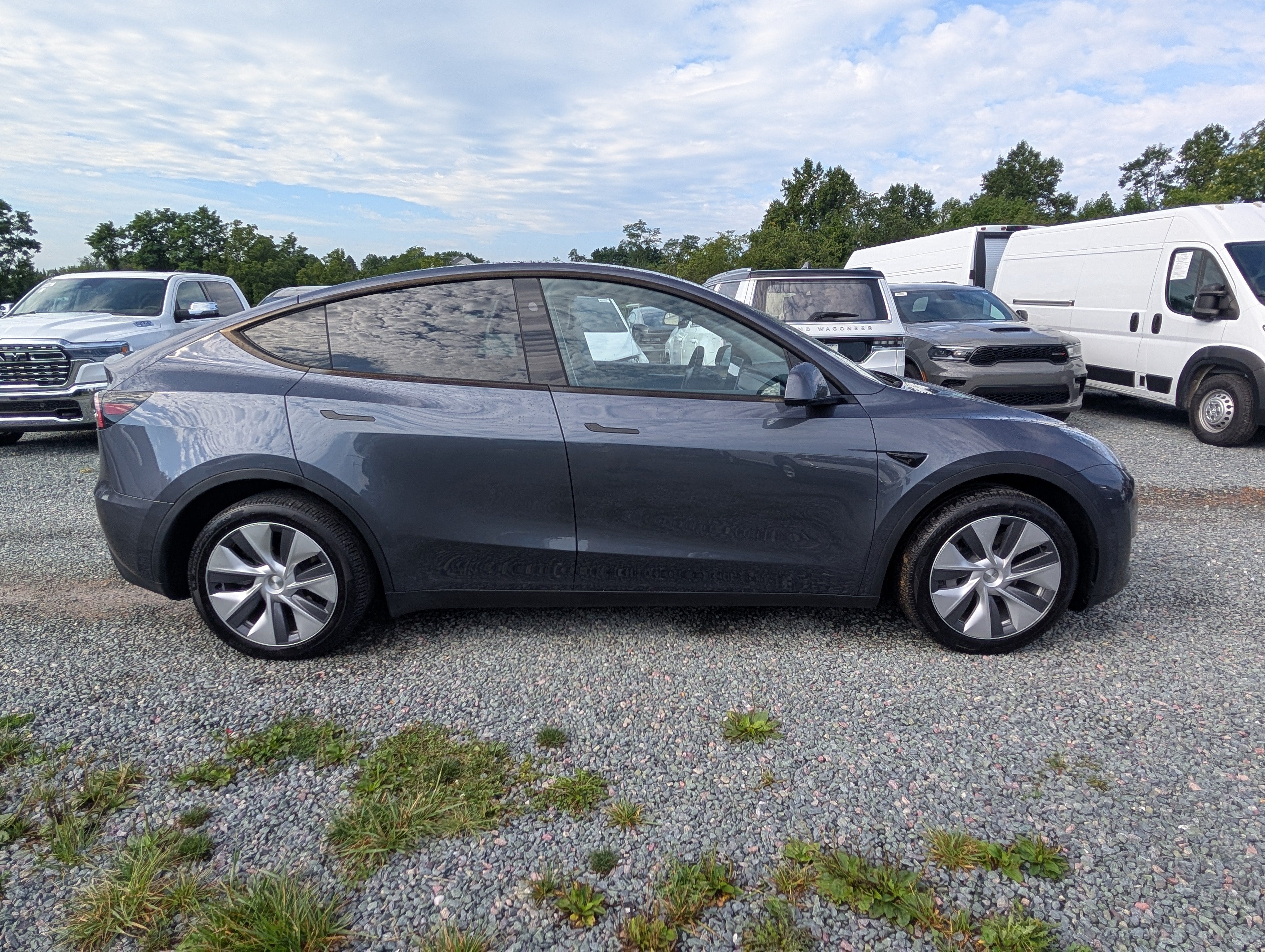2023 Tesla Model Y Base