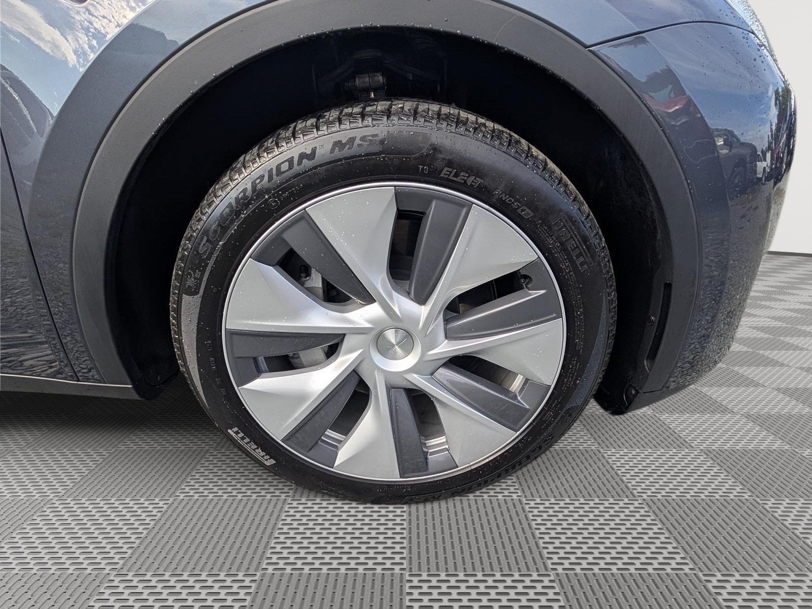 2023 Tesla Model Y Base