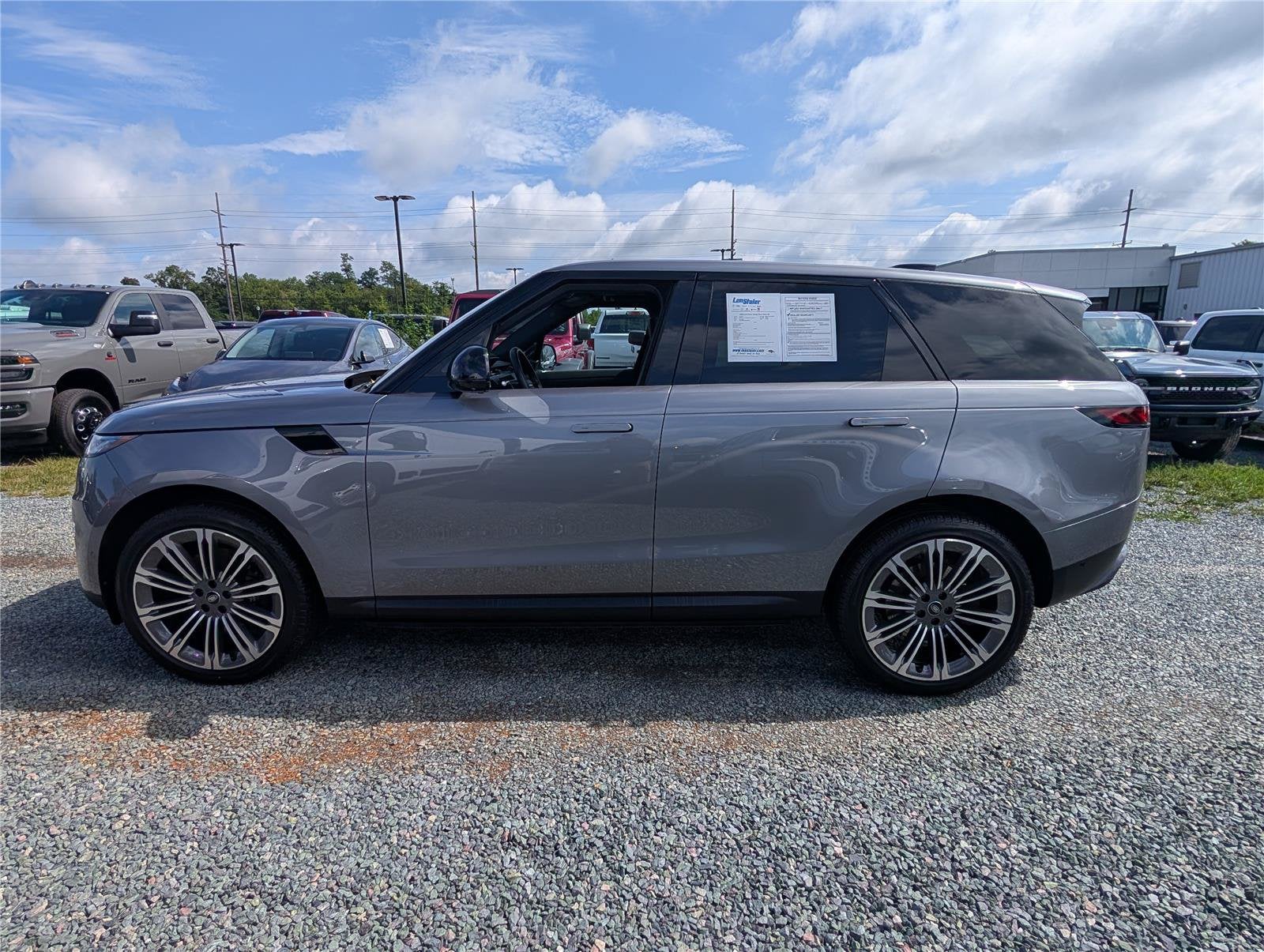 2023 Land Rover Range Rover Sport SE