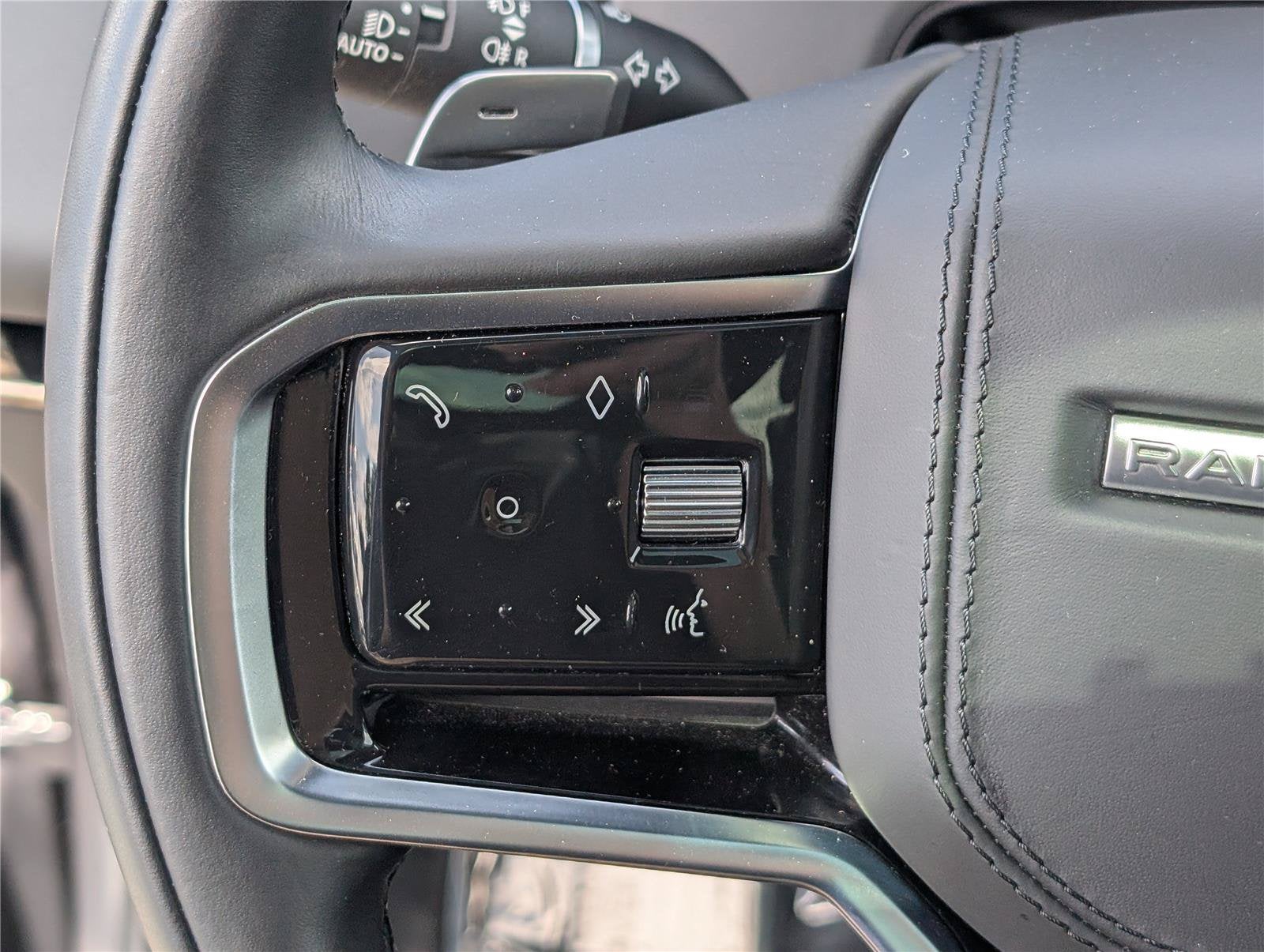 2023 Land Rover Range Rover Sport SE