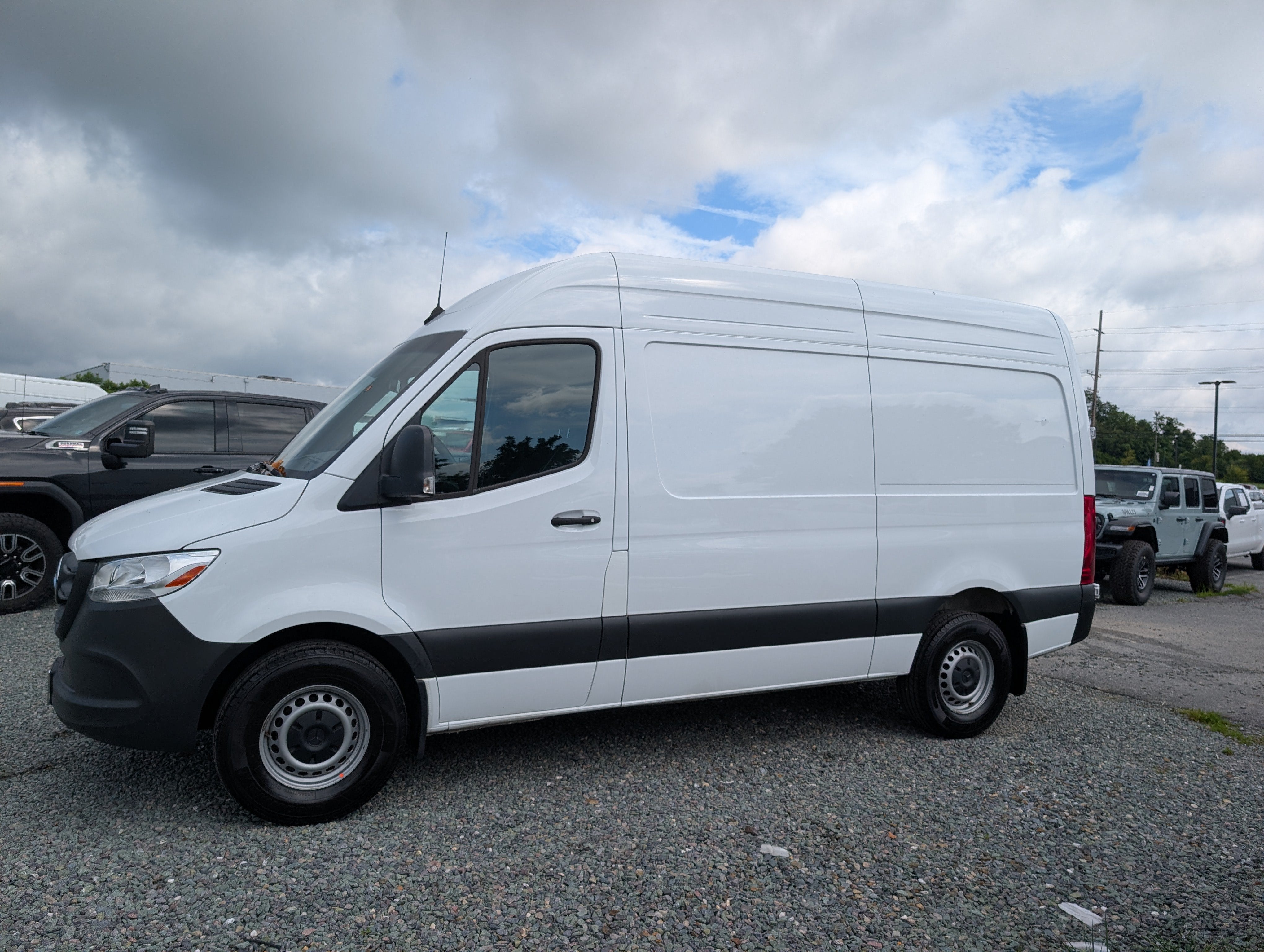 2025 Mercedes-Benz Sprinter Cargo Van Cargo 144 WB