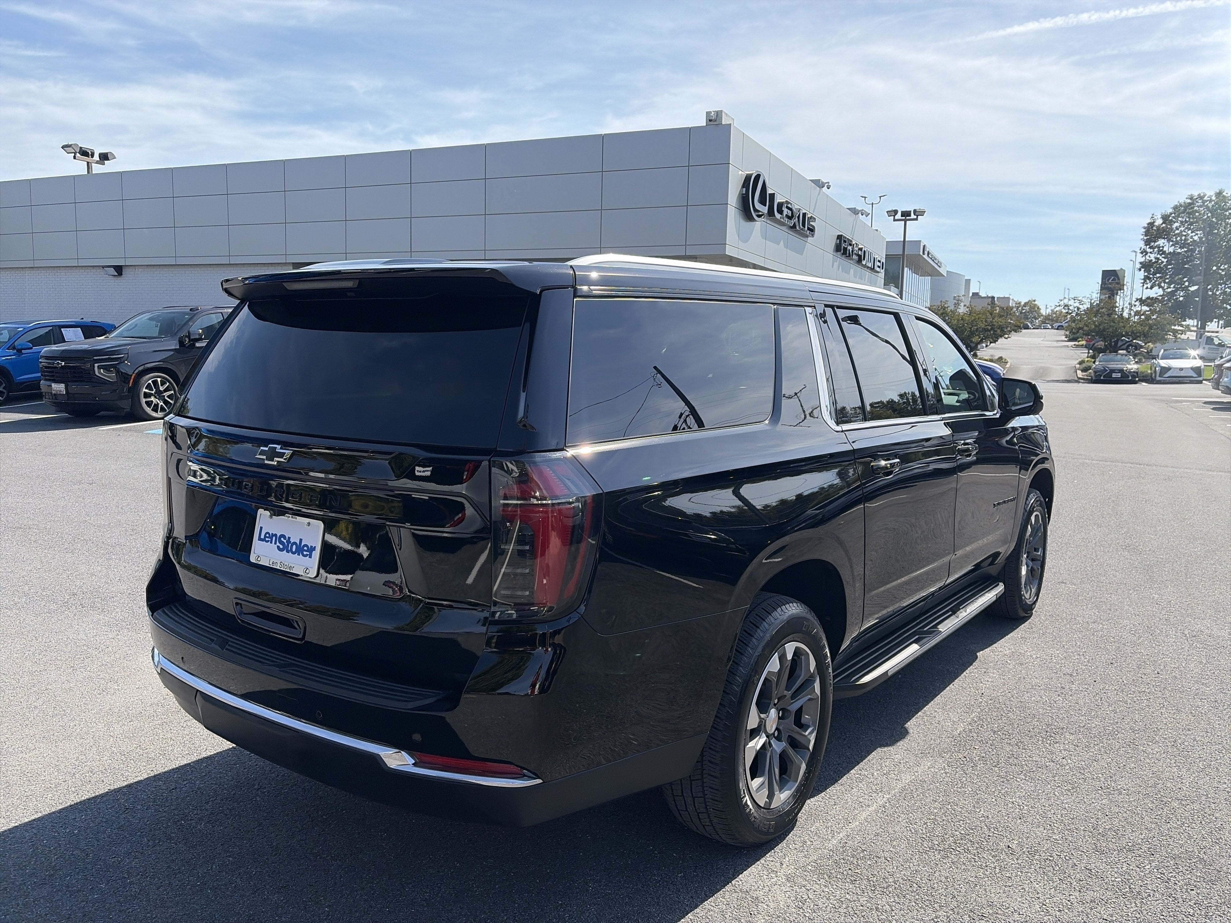 2025 Chevrolet Suburban LS