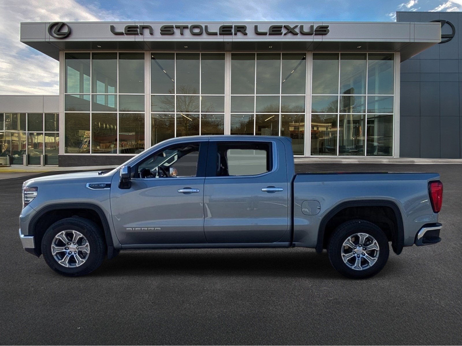 2024 GMC Sierra 1500 SLT