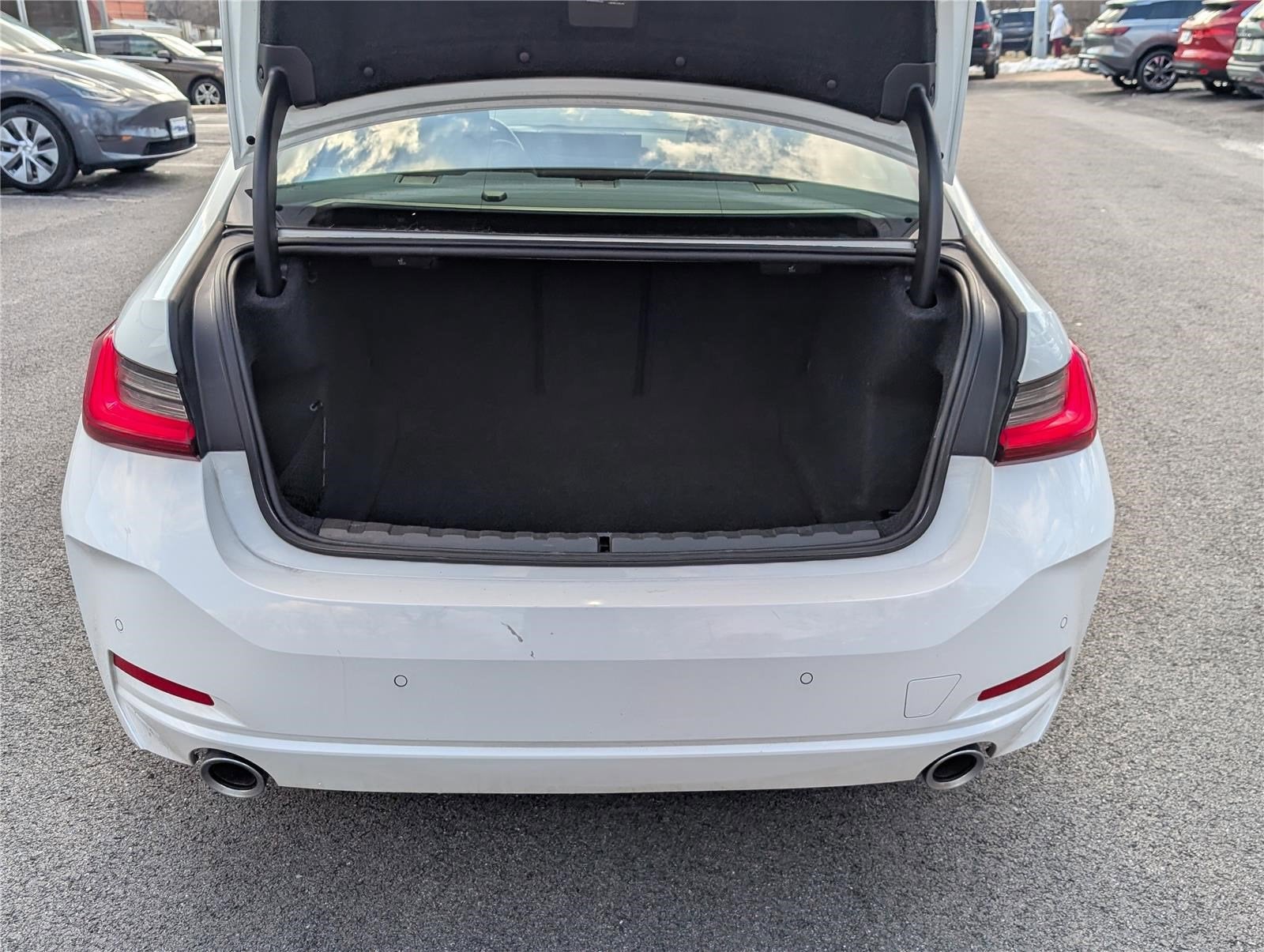 2025 BMW 3 Series 330i