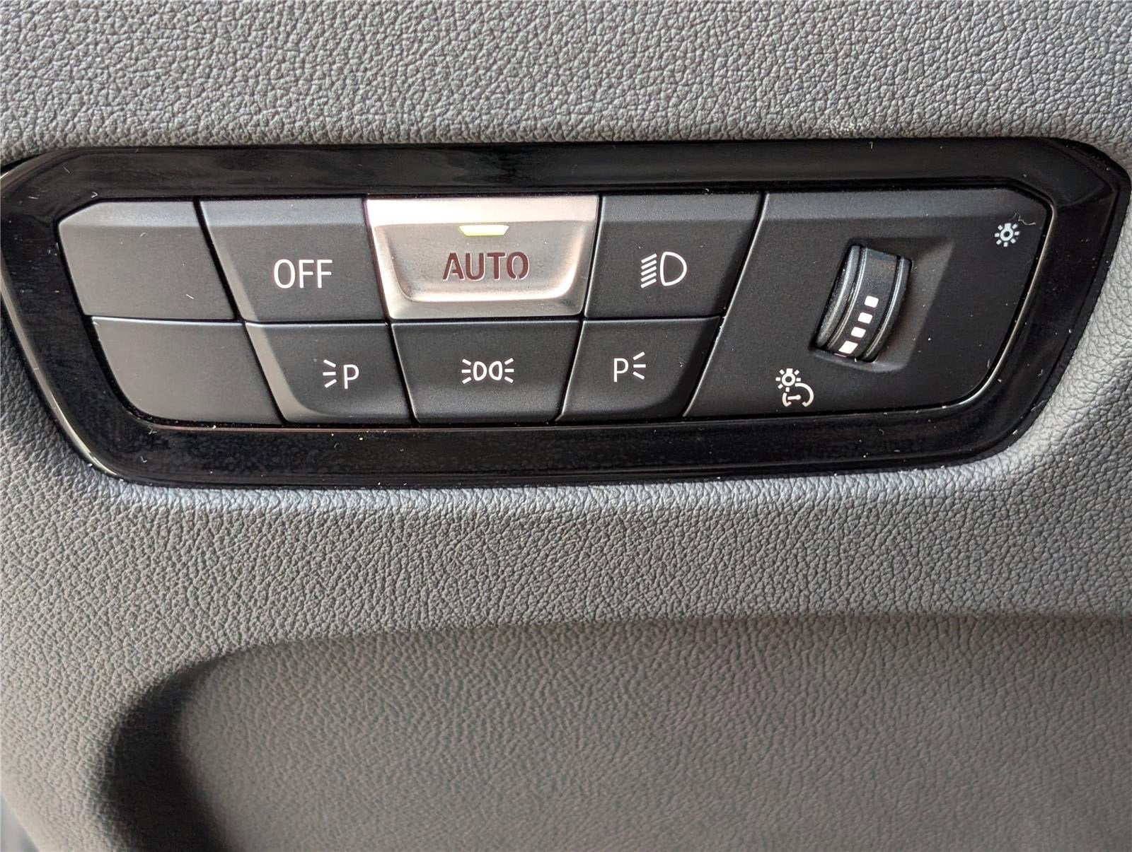 2025 BMW 3 Series 330i