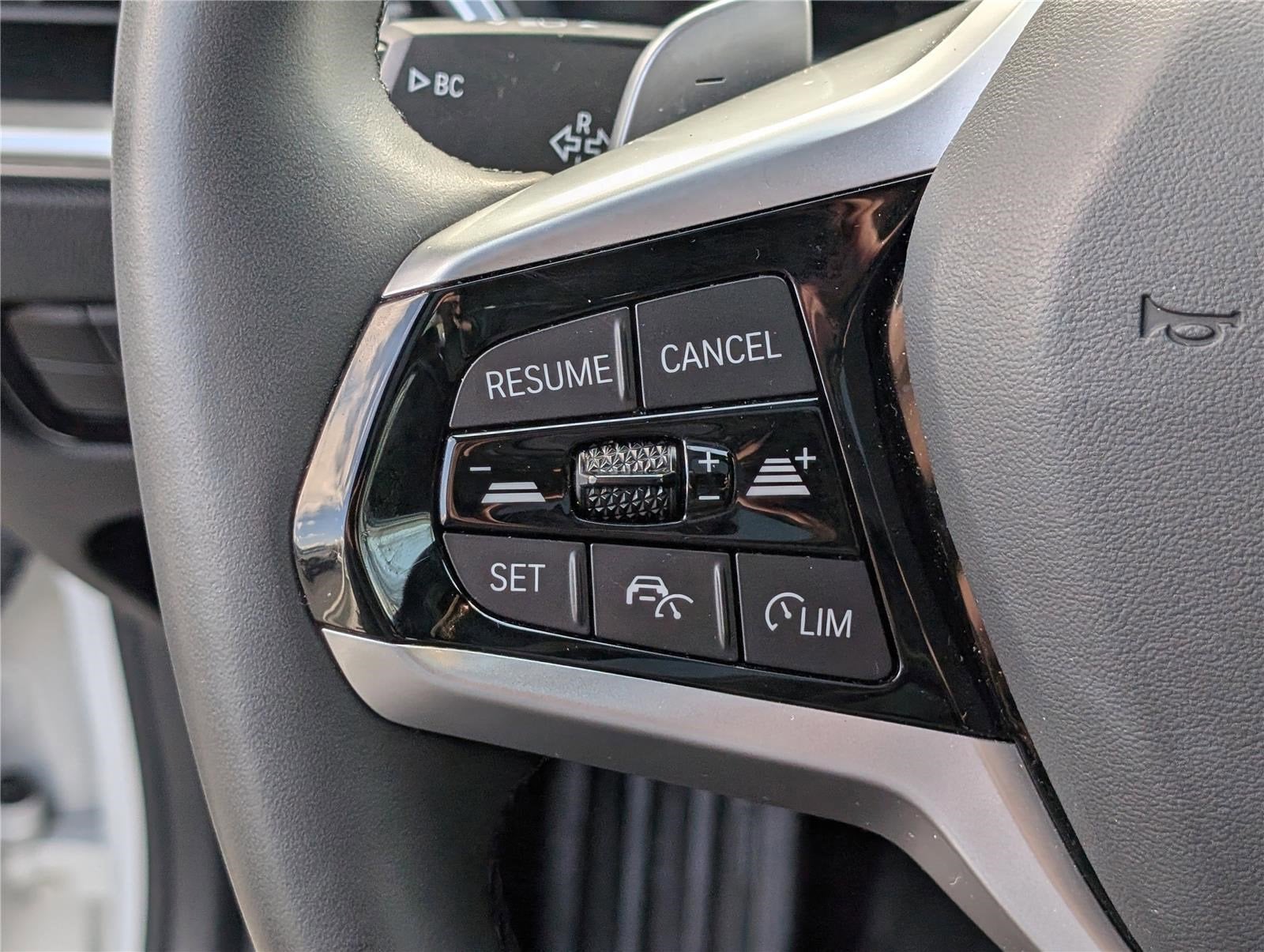 2025 BMW 3 Series 330i