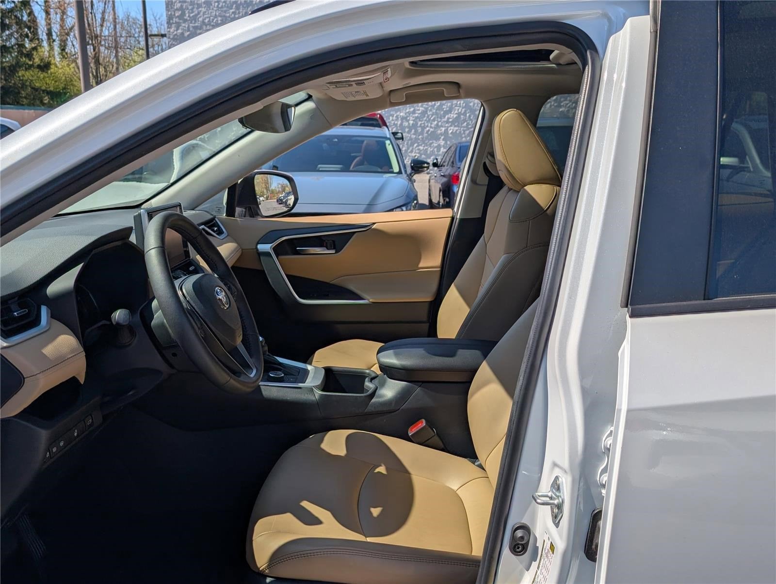 2023 Toyota RAV4 Hybrid XLE Premium
