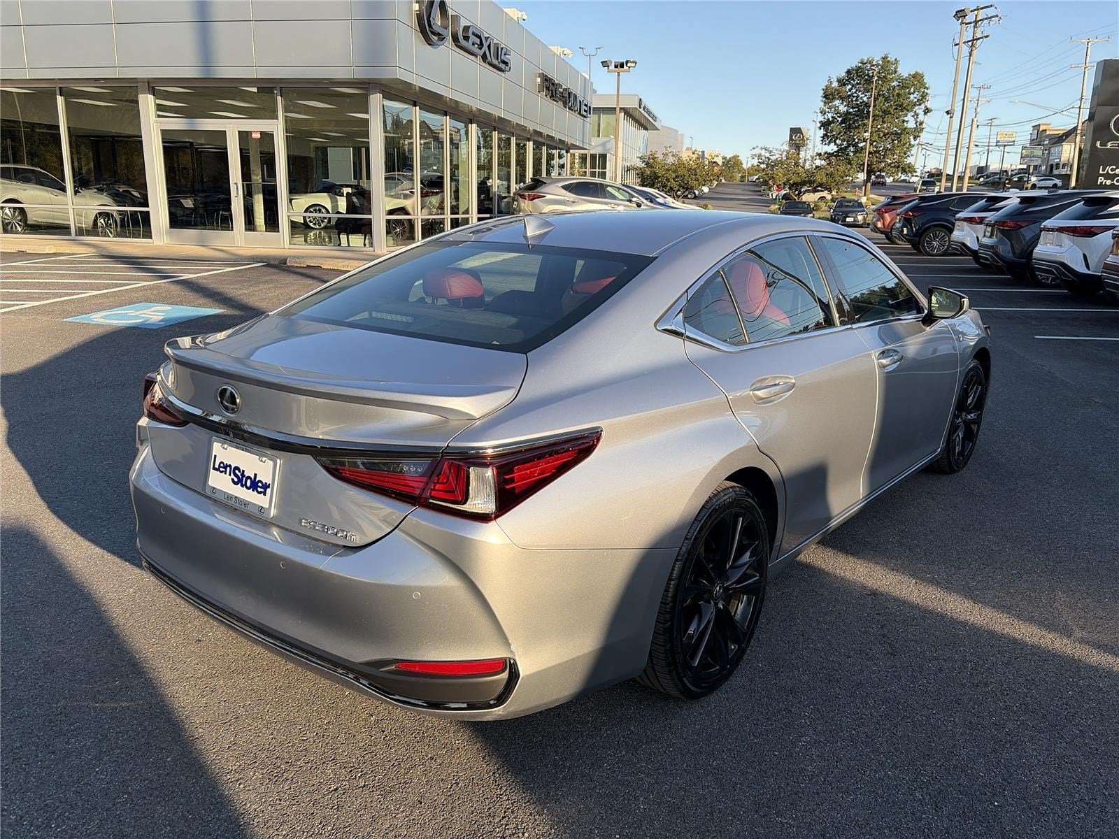 2023 Lexus ES 300h F SPORT Handling FWD