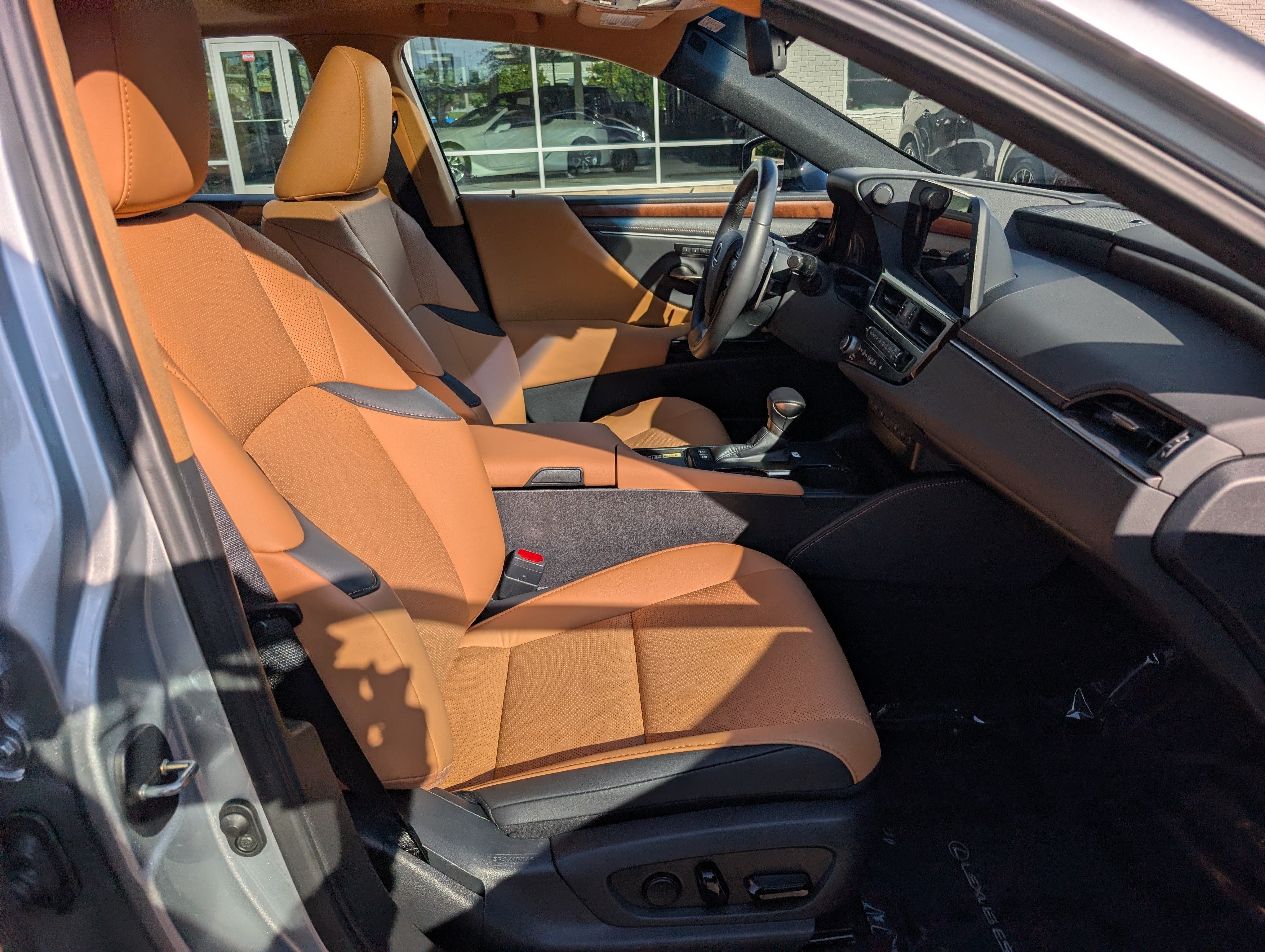 2025 Lexus ES 300h FWD