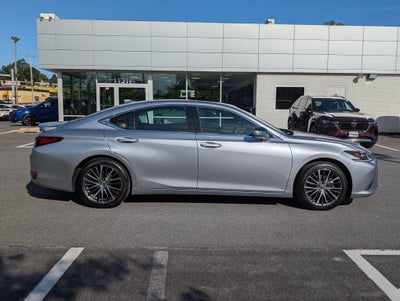 2025 Lexus ES 300h FWD