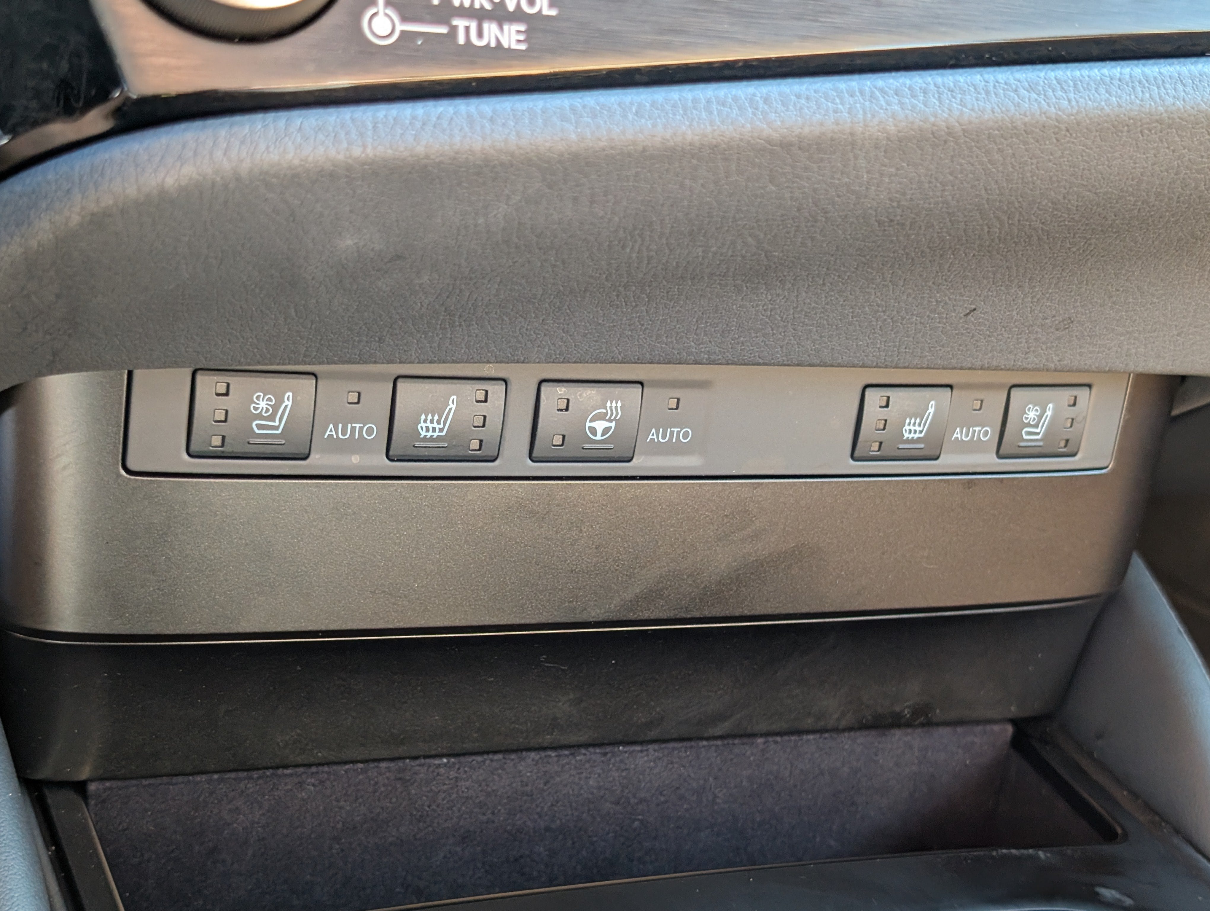 2025 Lexus ES 300h FWD