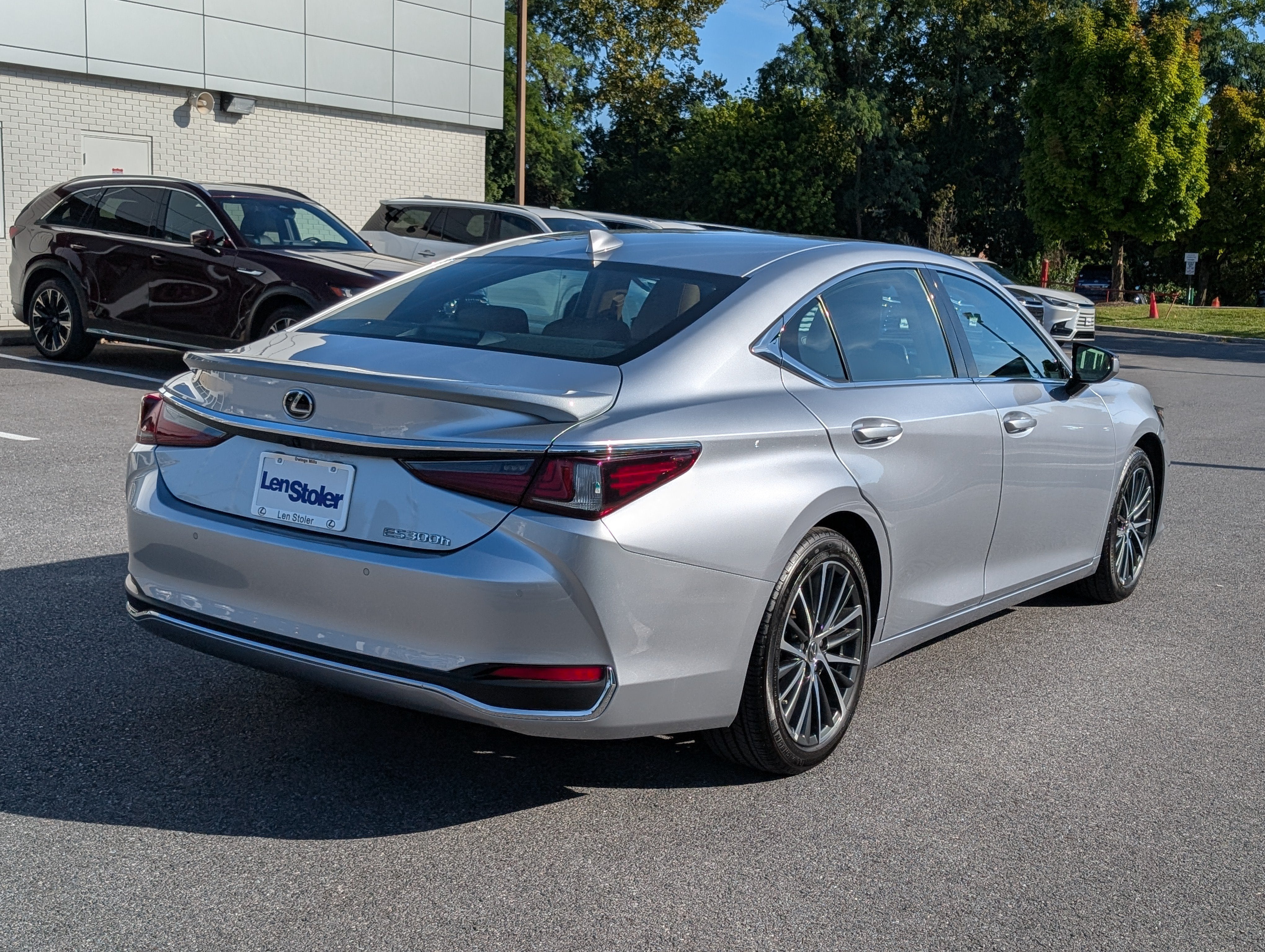 2025 Lexus ES 300h FWD
