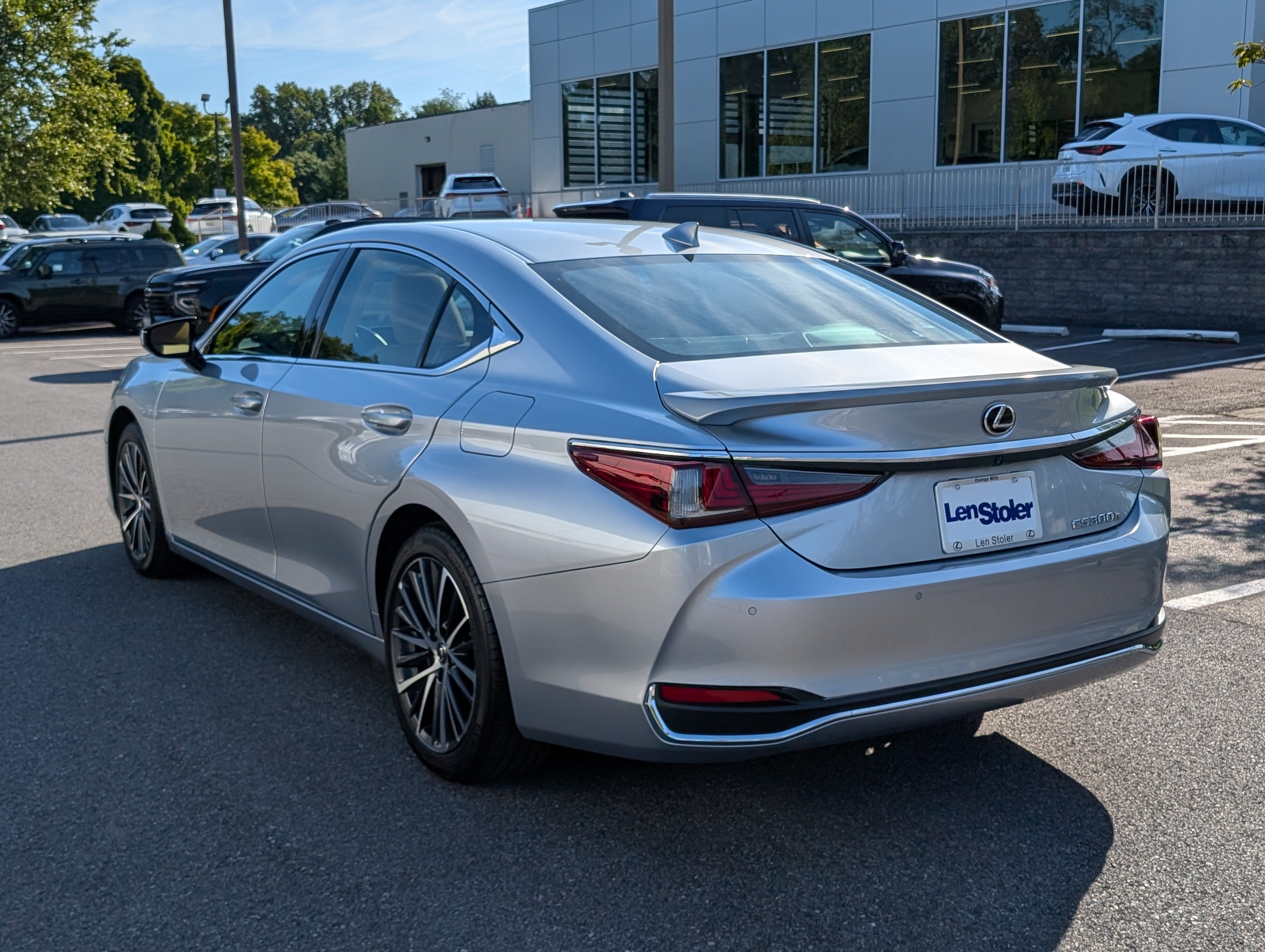 2025 Lexus ES 300h FWD