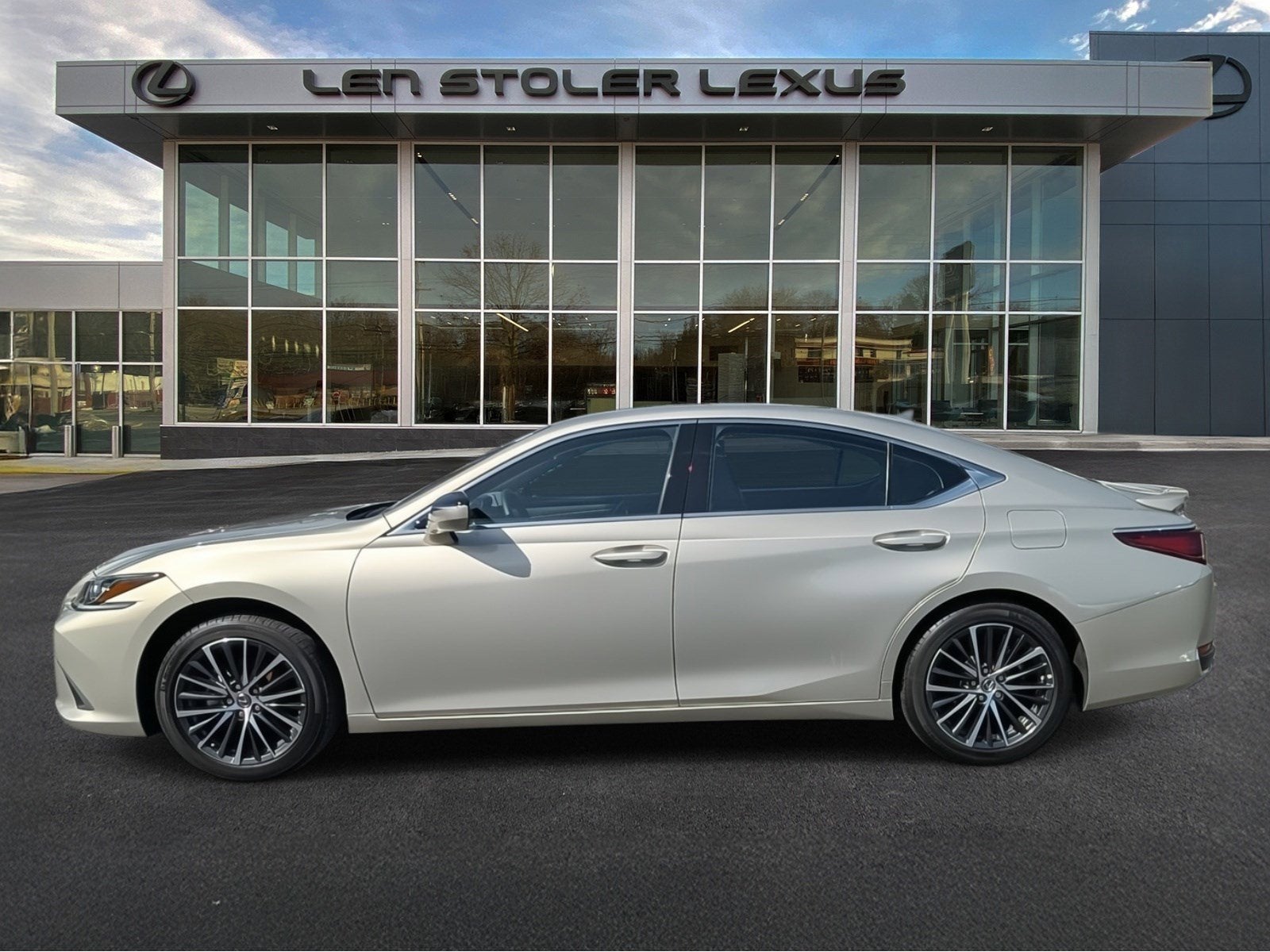 2025 Lexus ES 300h FWD