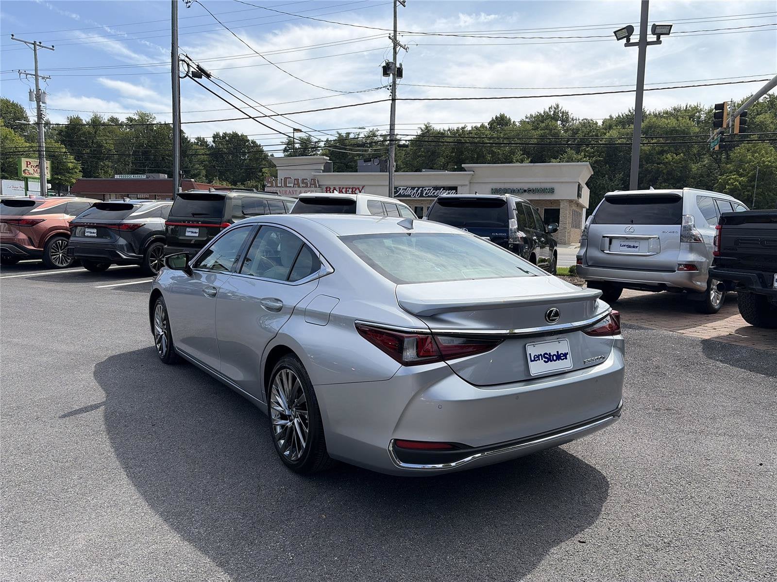 2025 Lexus ES 300h Luxury FWD