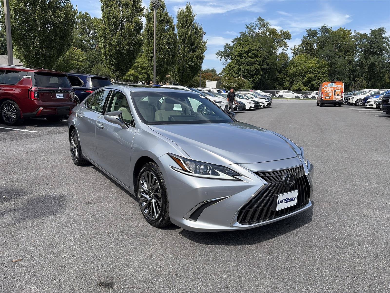 2025 Lexus ES 300h Luxury FWD