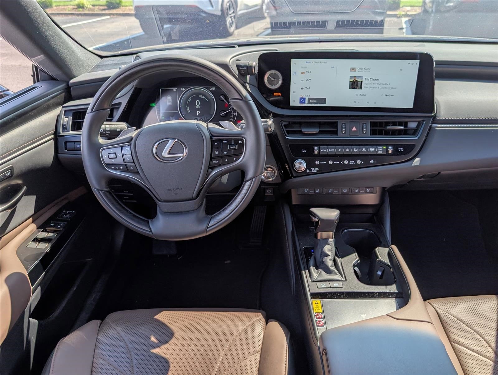 2025 Lexus ES 300h Luxury FWD