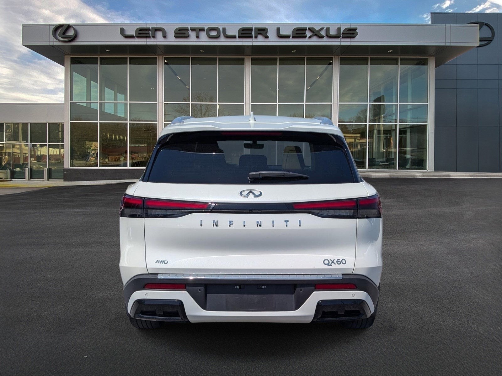 2023 INFINITI QX60 LUXE