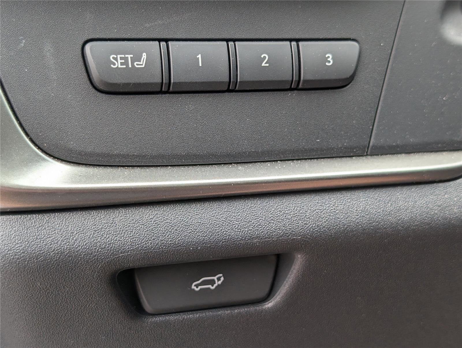 2023 Lexus RZ 450e Luxury AWD