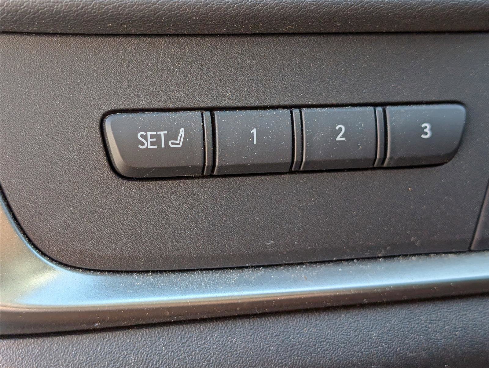2023 Lexus RZ 450e Luxury AWD
