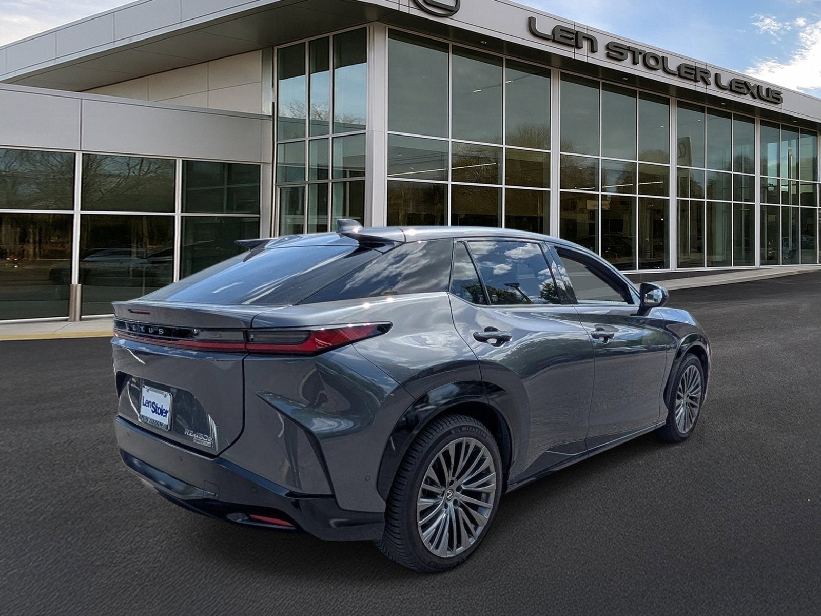 2023 Lexus RZ 450e Luxury AWD