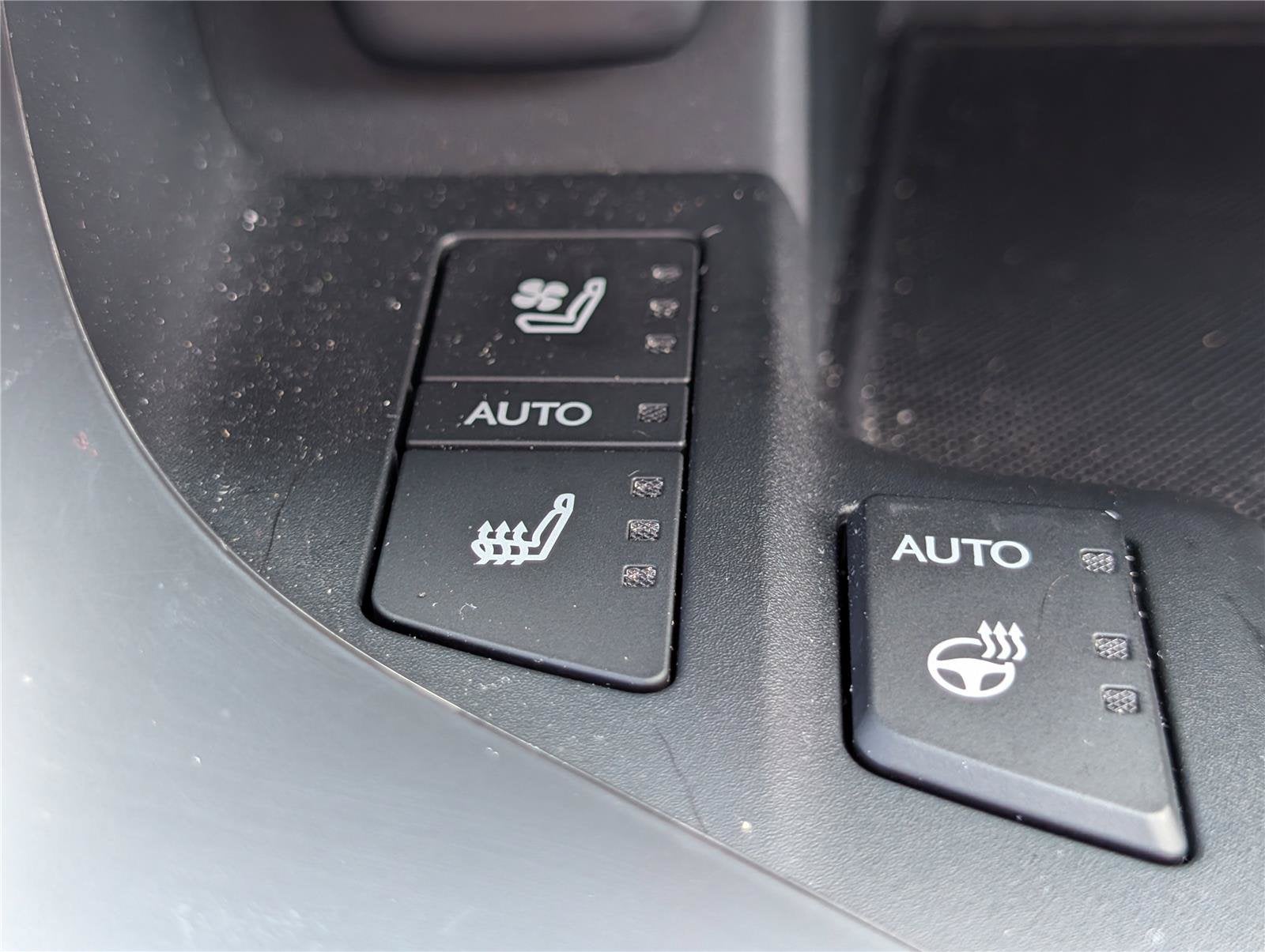 2023 Lexus LX 600 Premium 4WD