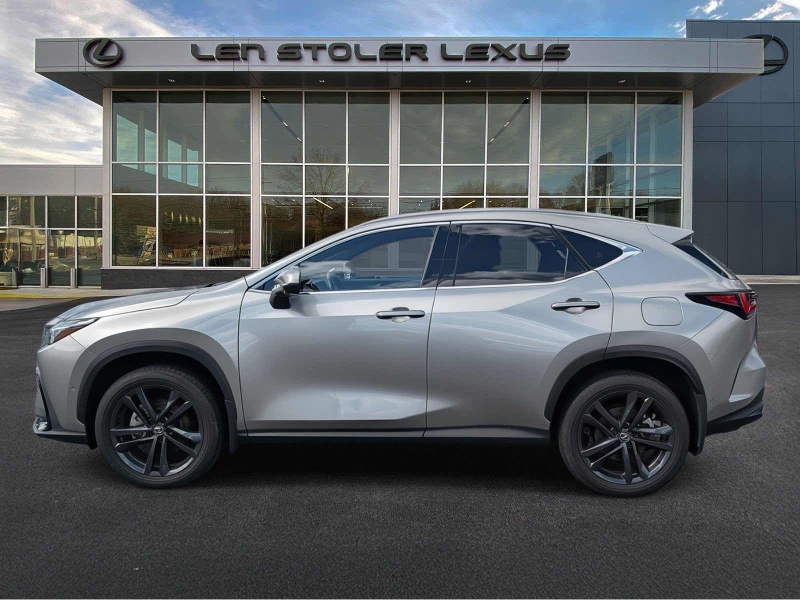 2024 Lexus NX NX 450h+ Luxury