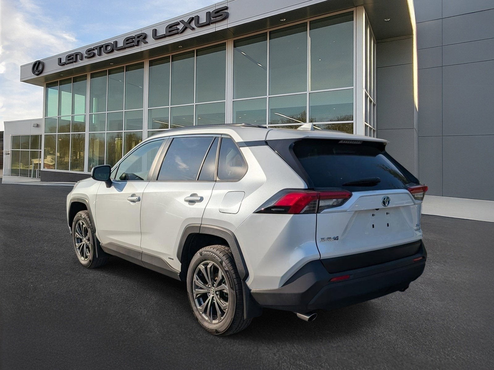 2023 Toyota RAV4 Hybrid XLE Premium