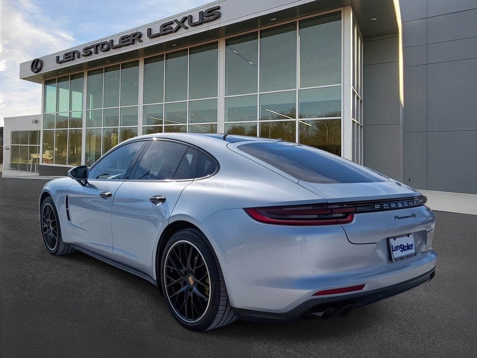 2018 Porsche Panamera 4S