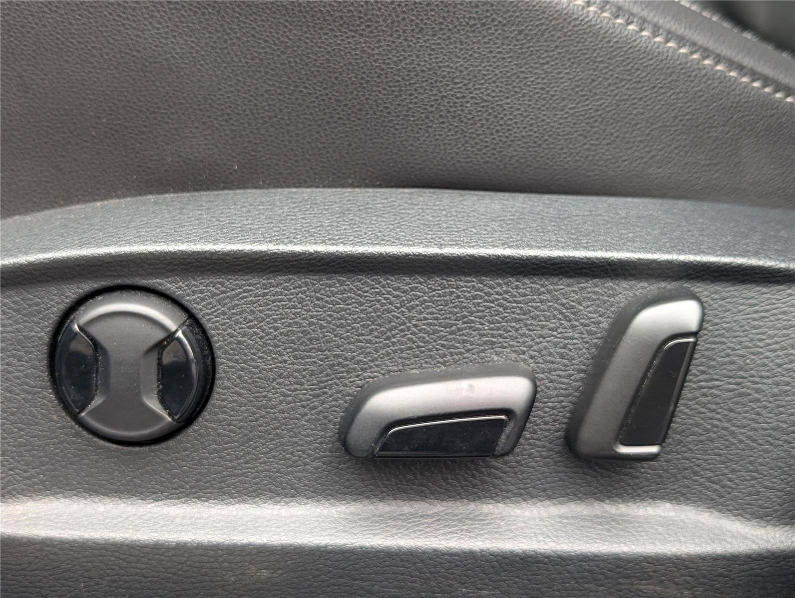 2016 Volkswagen Golf R Base