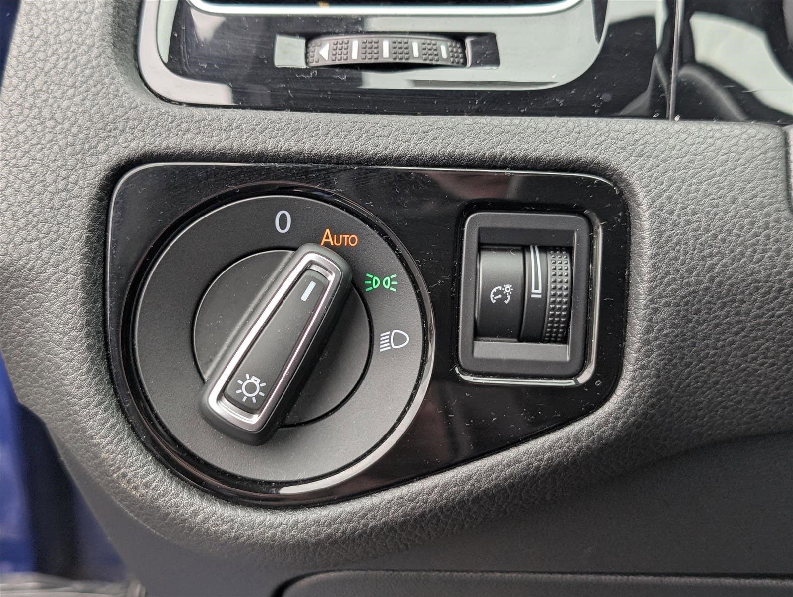 2016 Volkswagen Golf R Base
